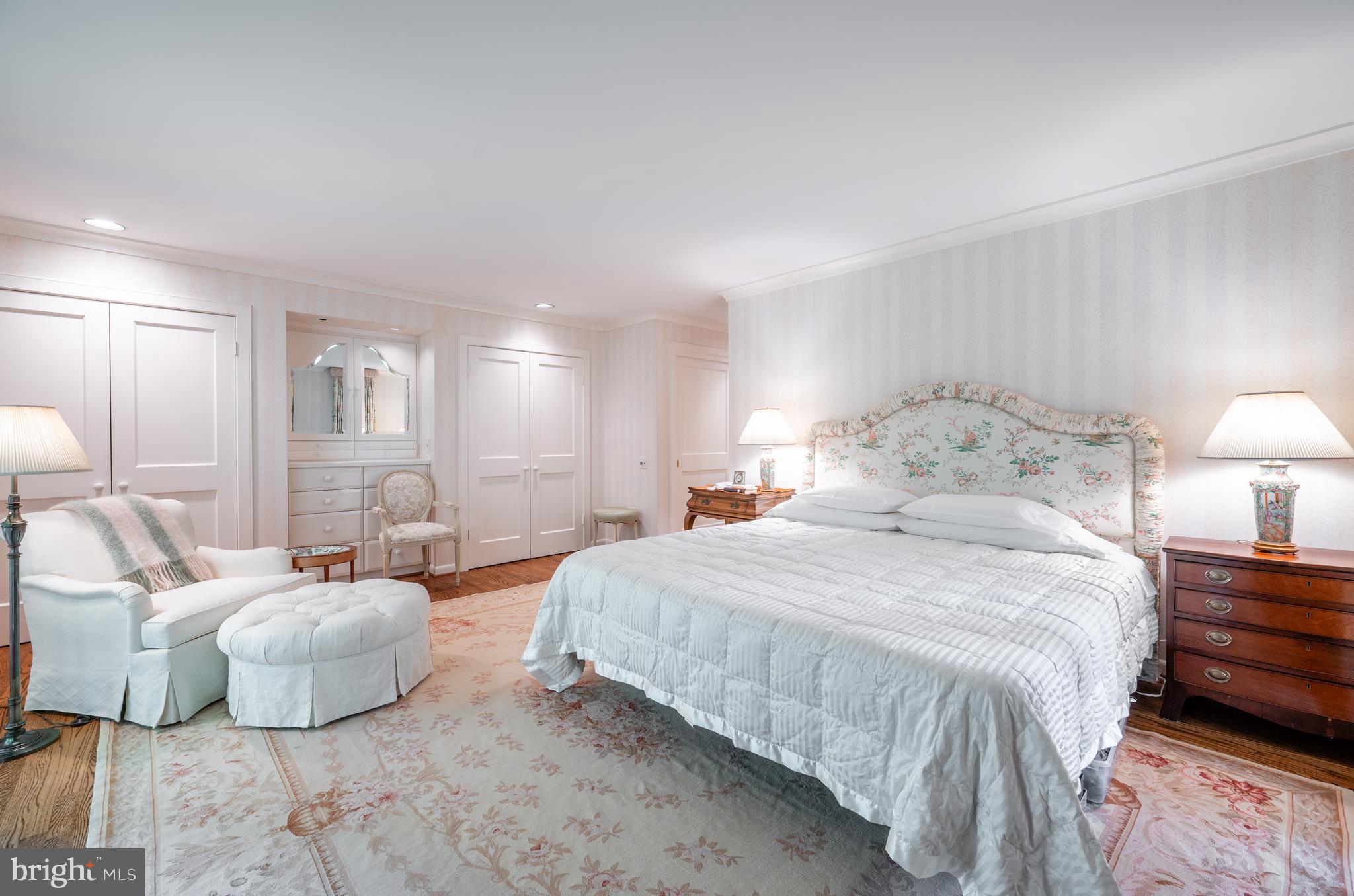 SALONA VILLAGE - Residential