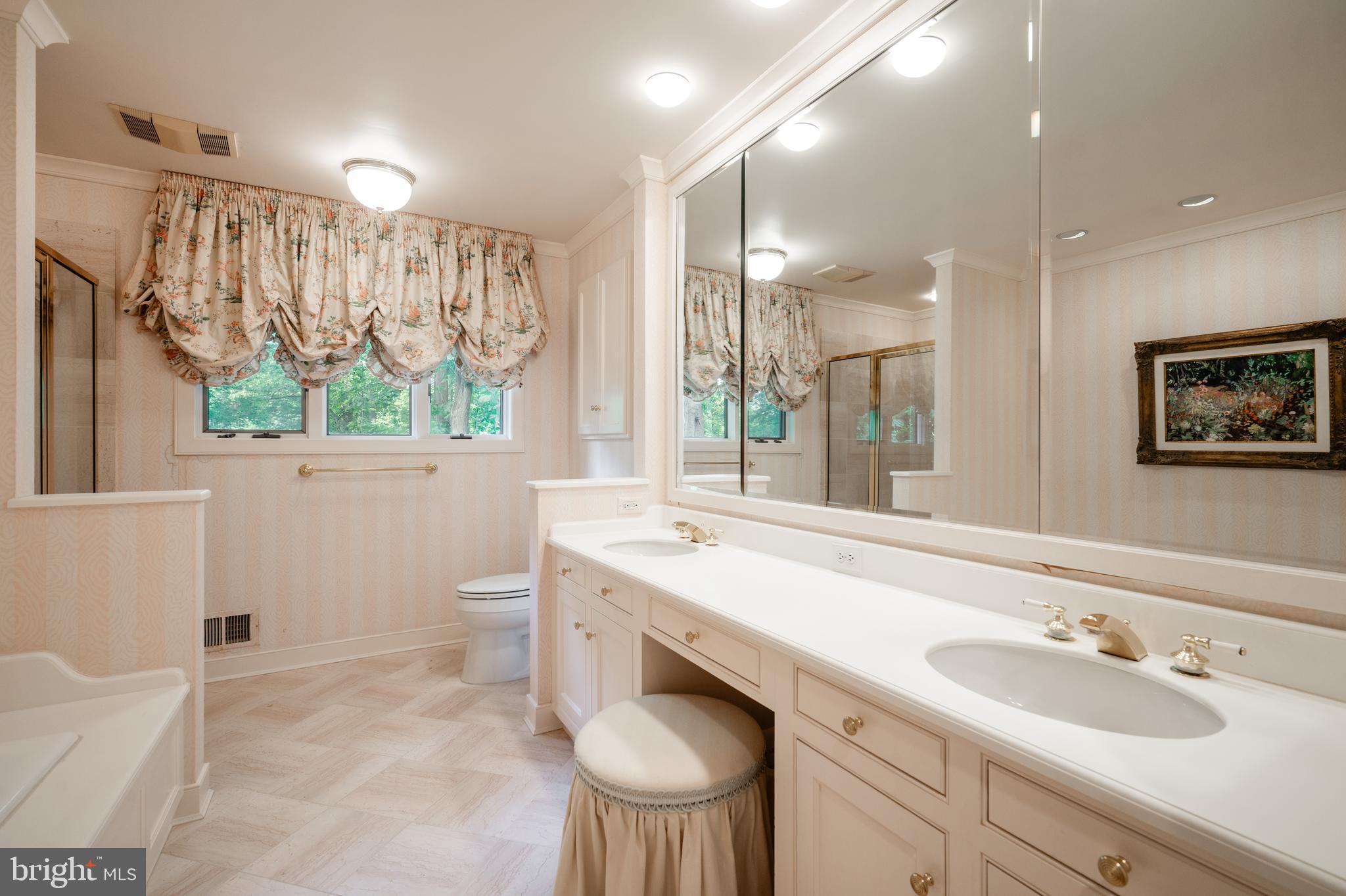 SALONA VILLAGE - Residential