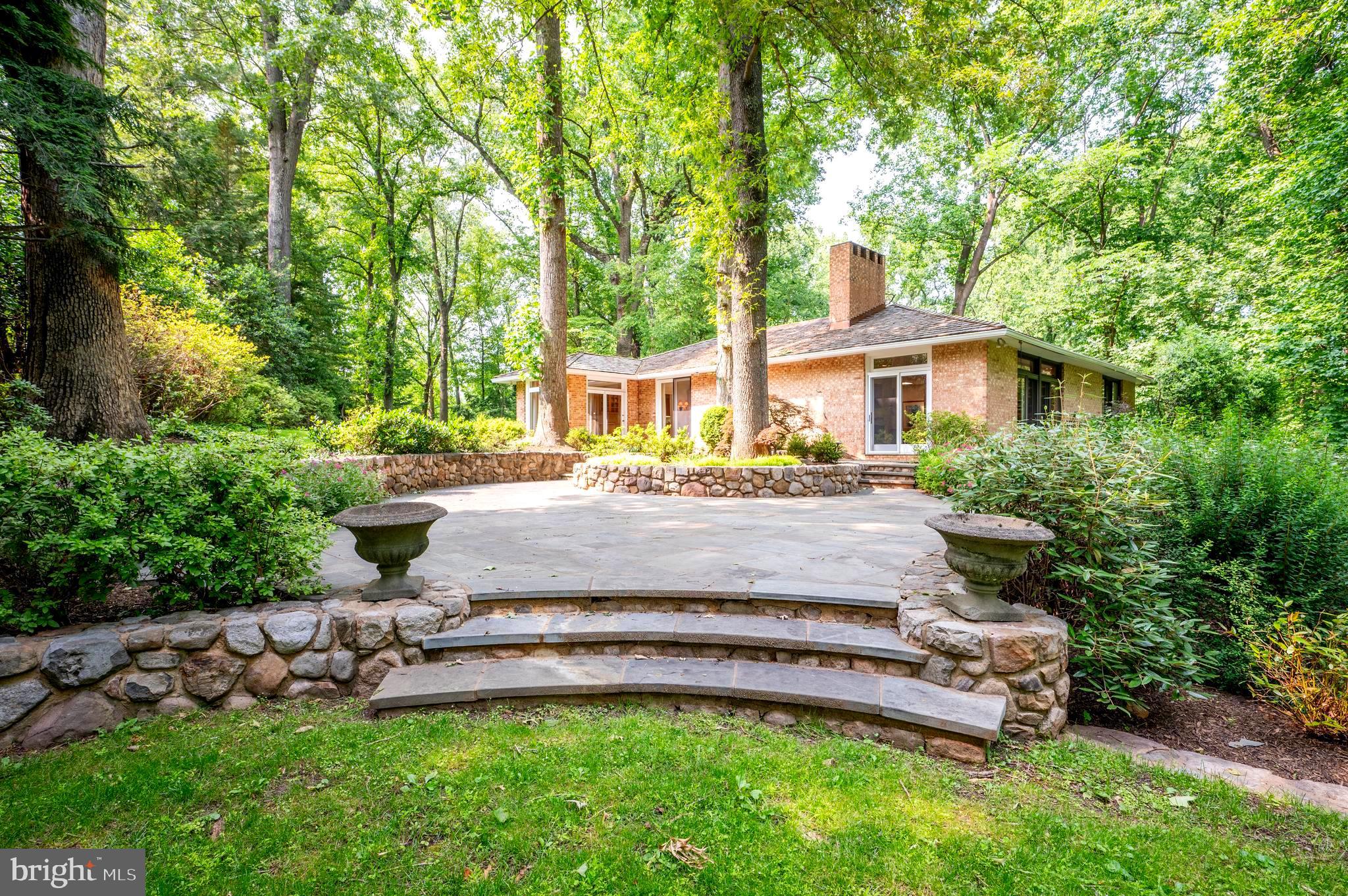 SALONA VILLAGE - Residential