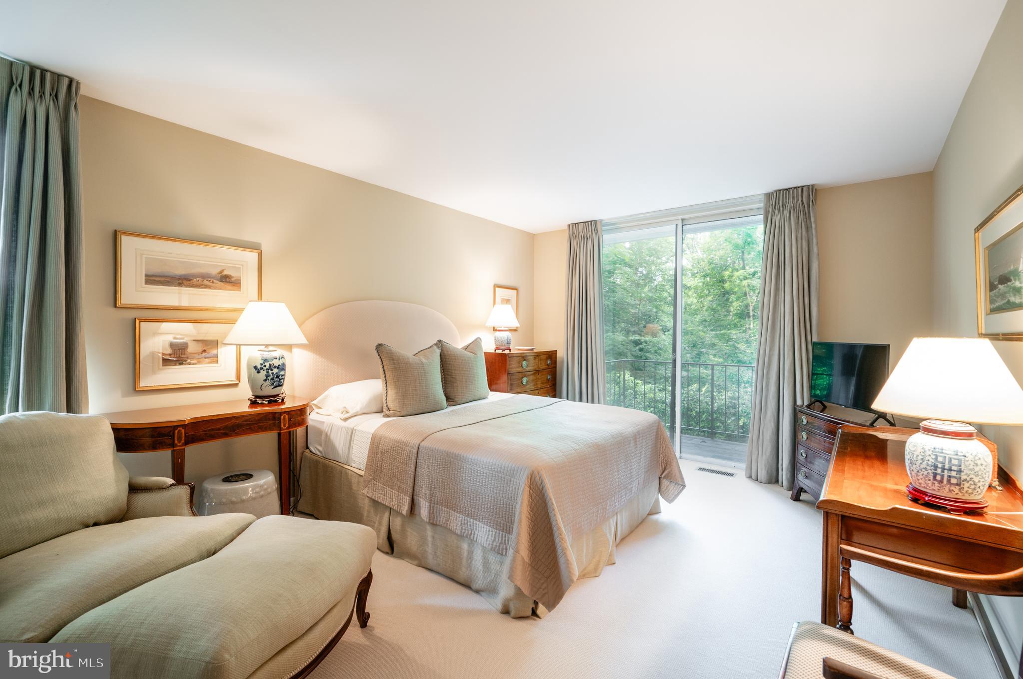 SALONA VILLAGE - Residential