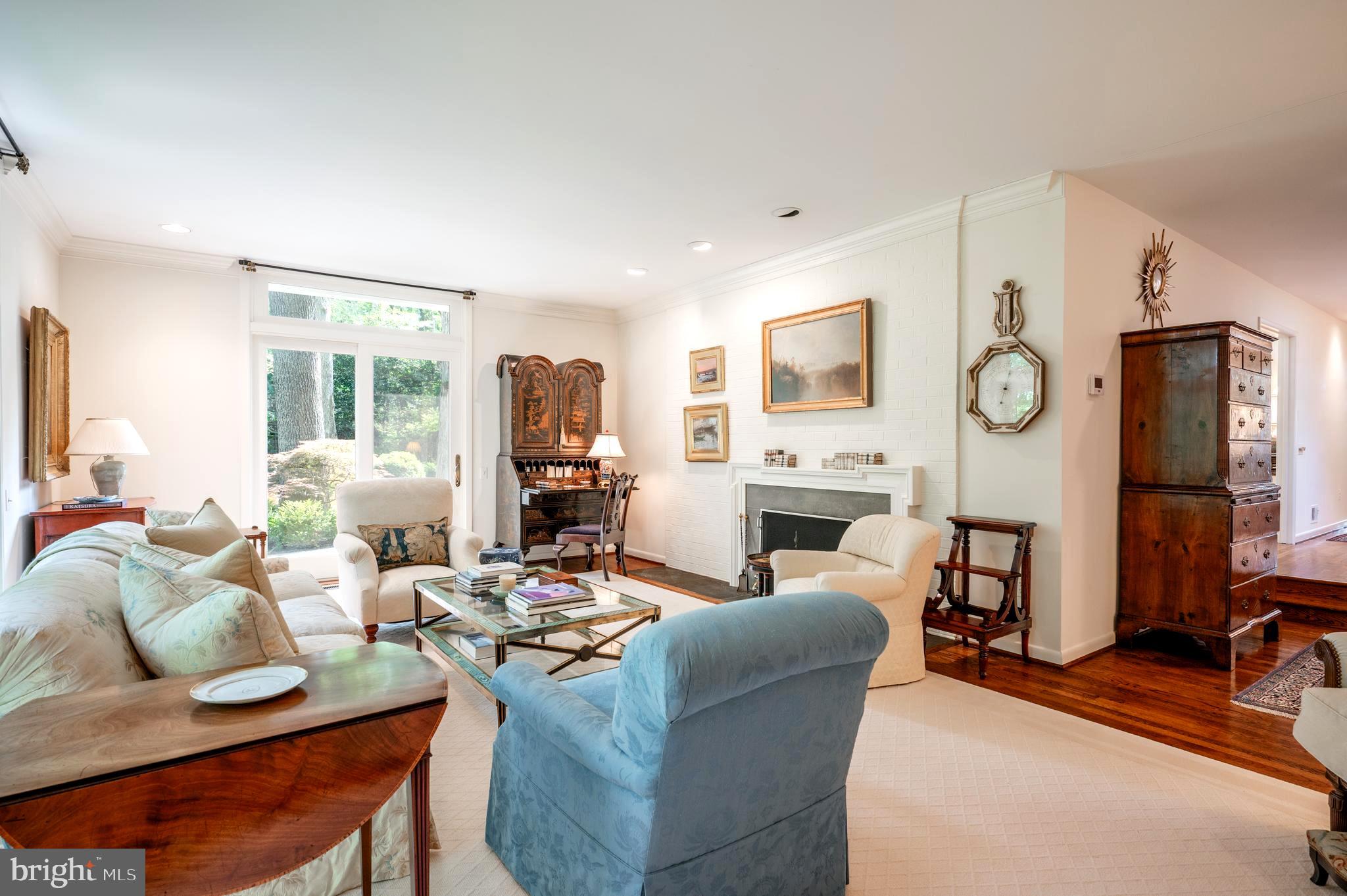 SALONA VILLAGE - Residential