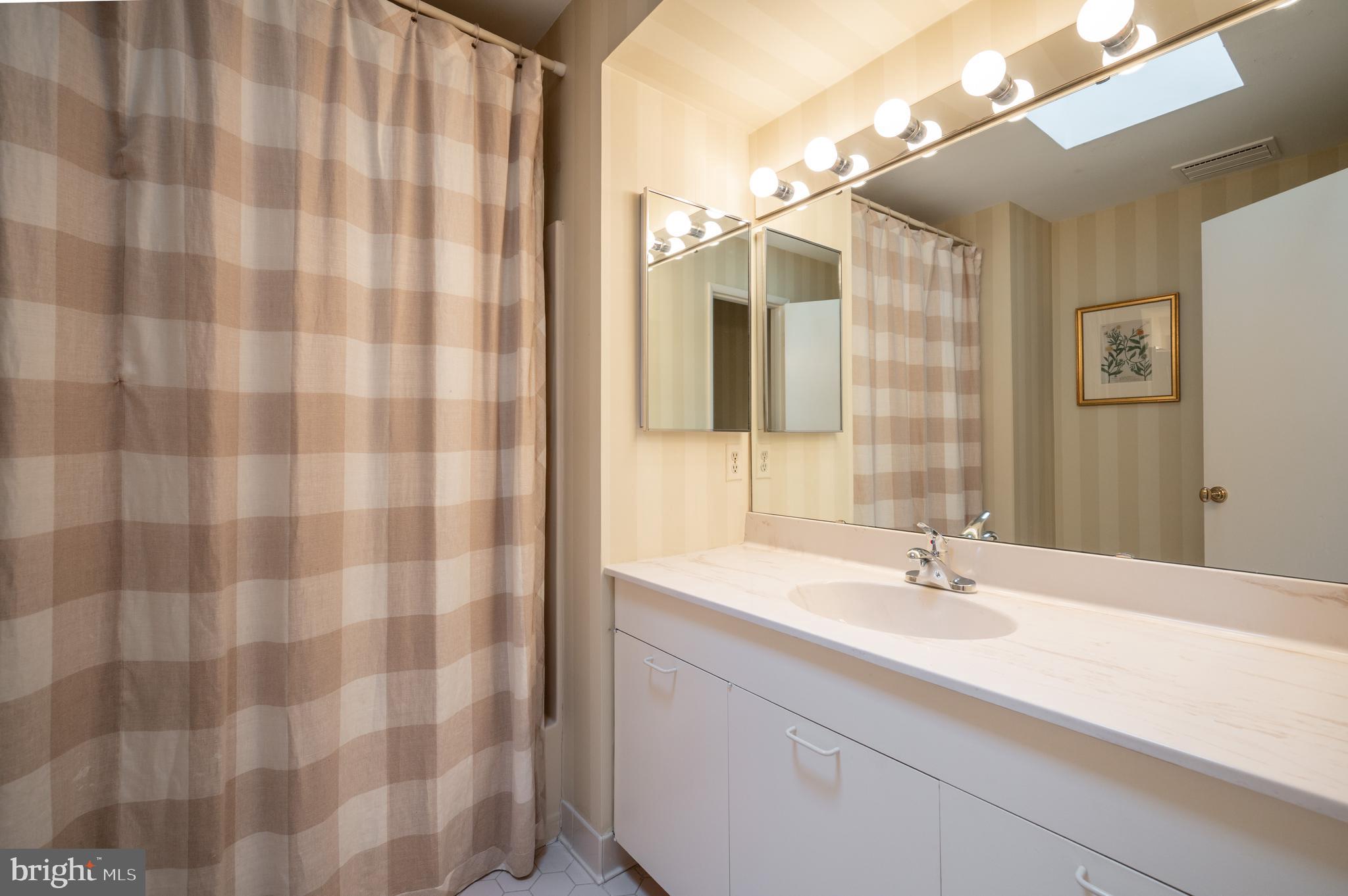 SALONA VILLAGE - Residential