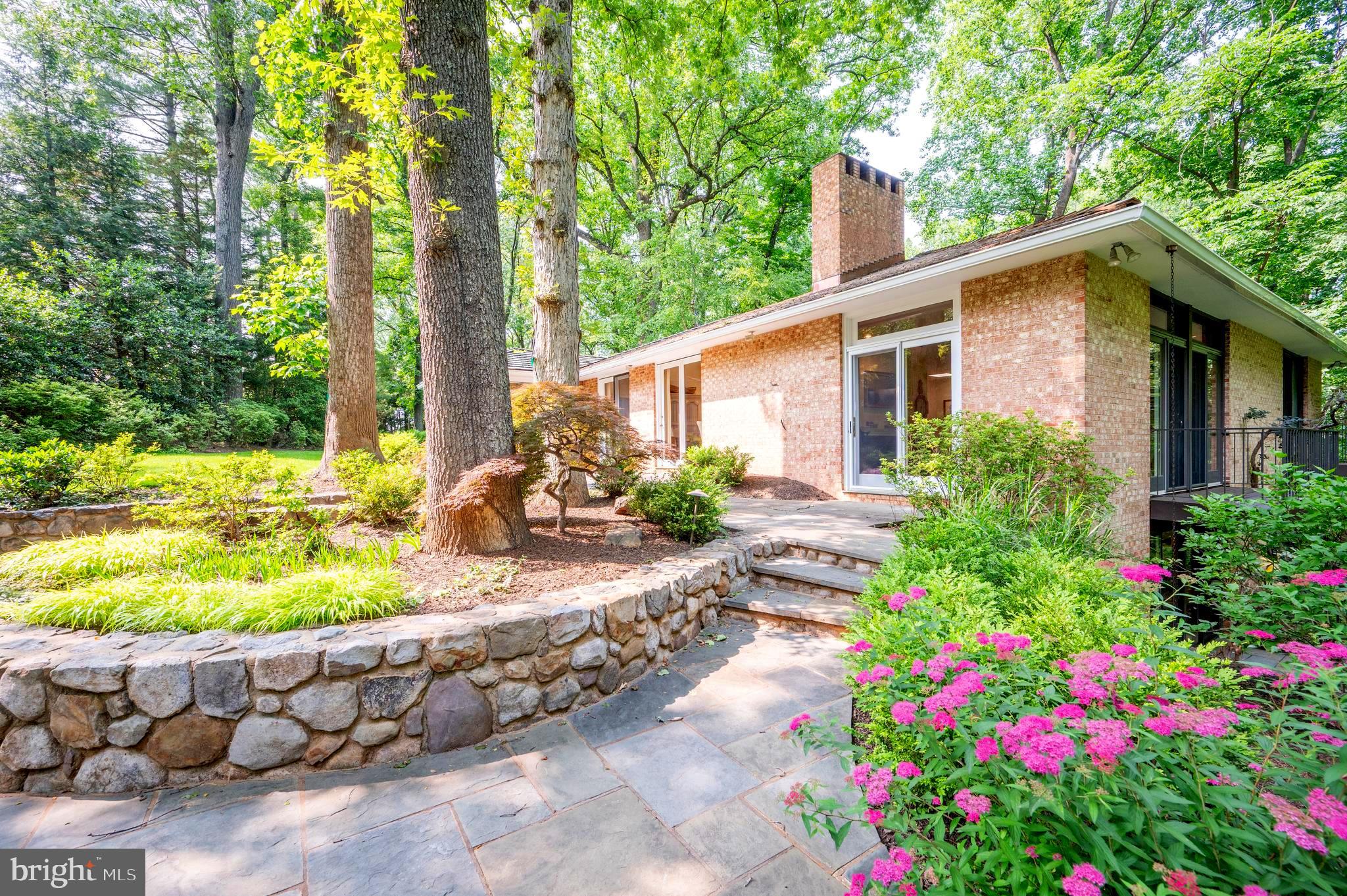 SALONA VILLAGE - Residential