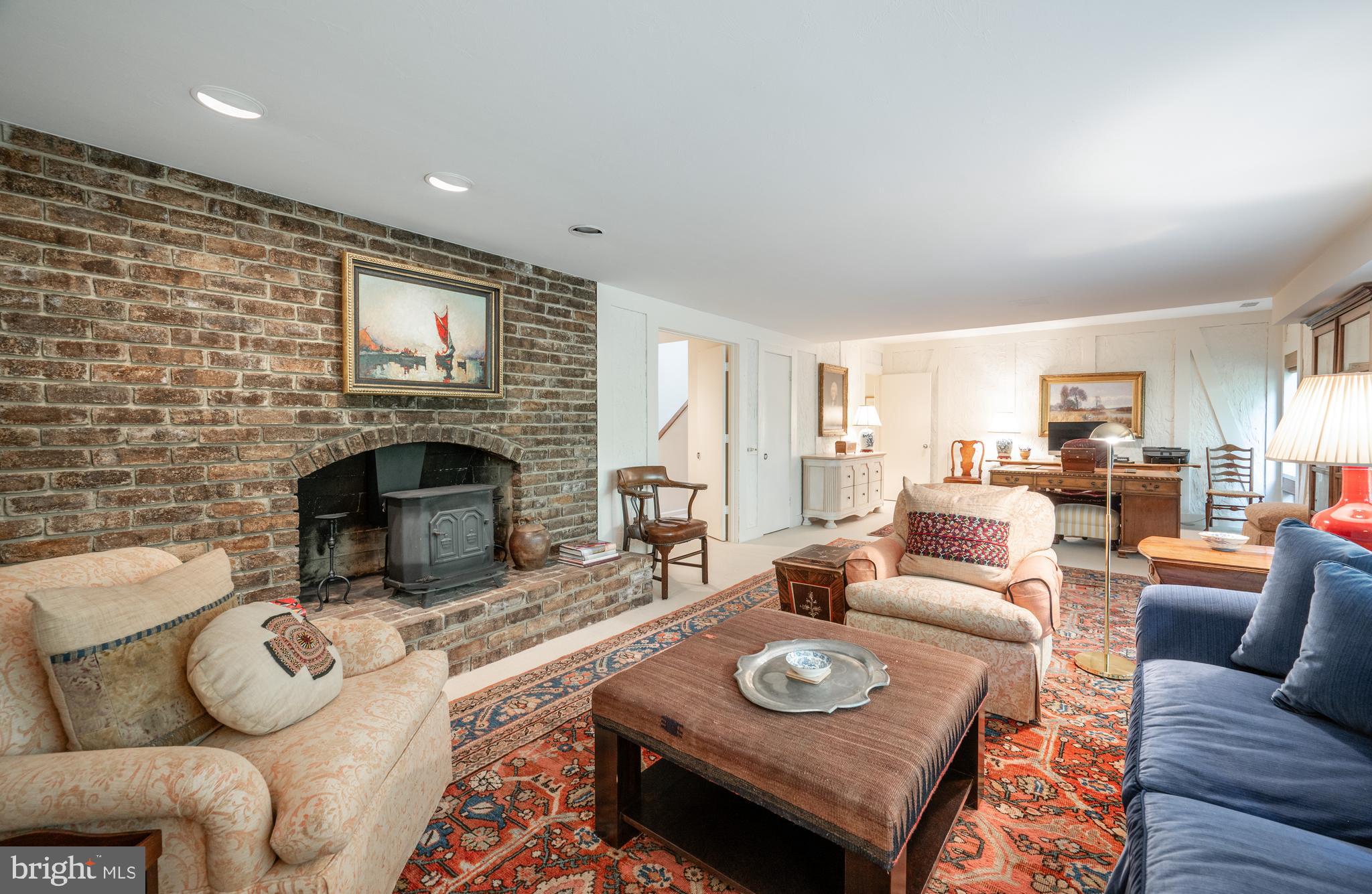 SALONA VILLAGE - Residential