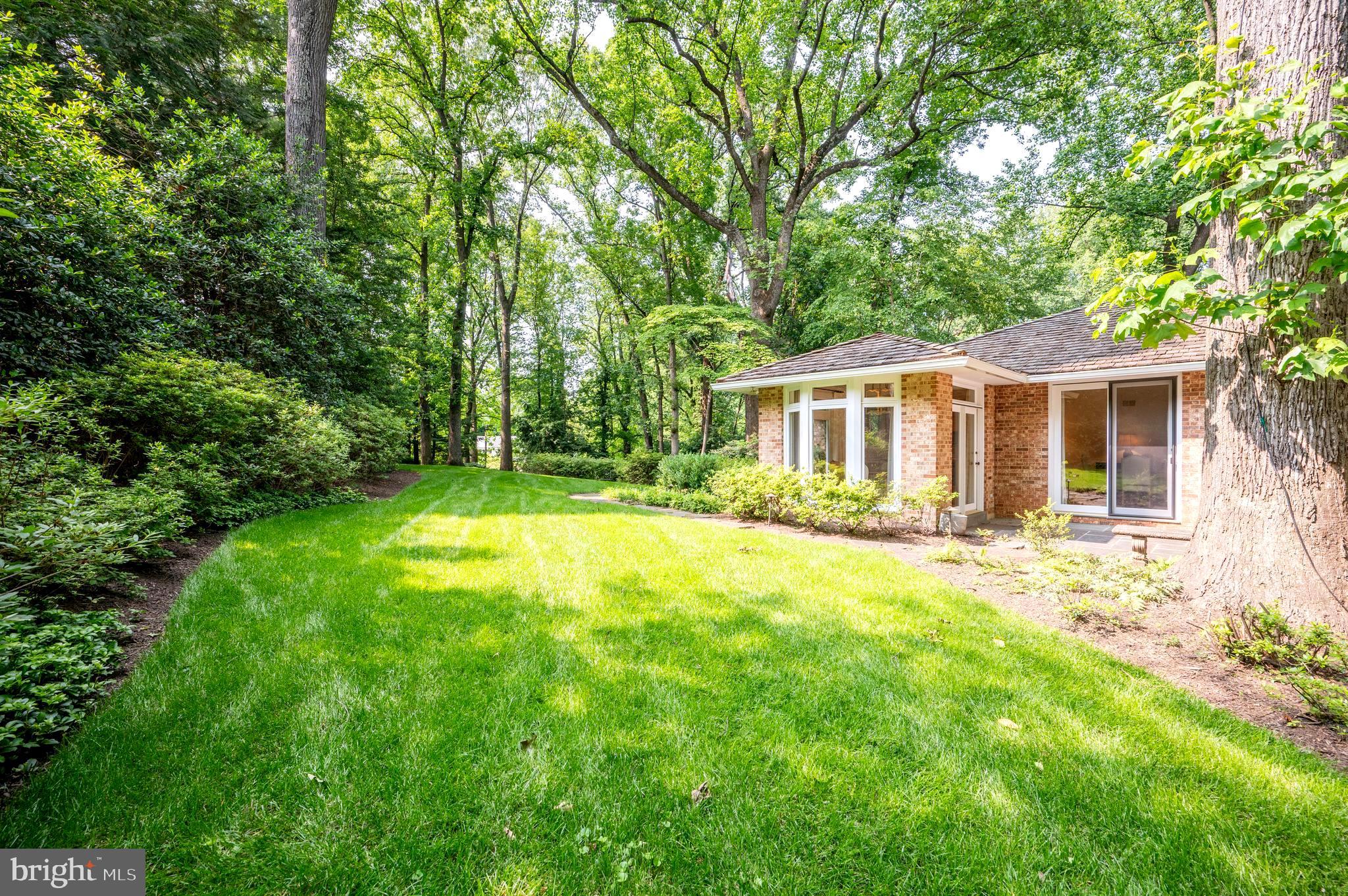 SALONA VILLAGE - Residential