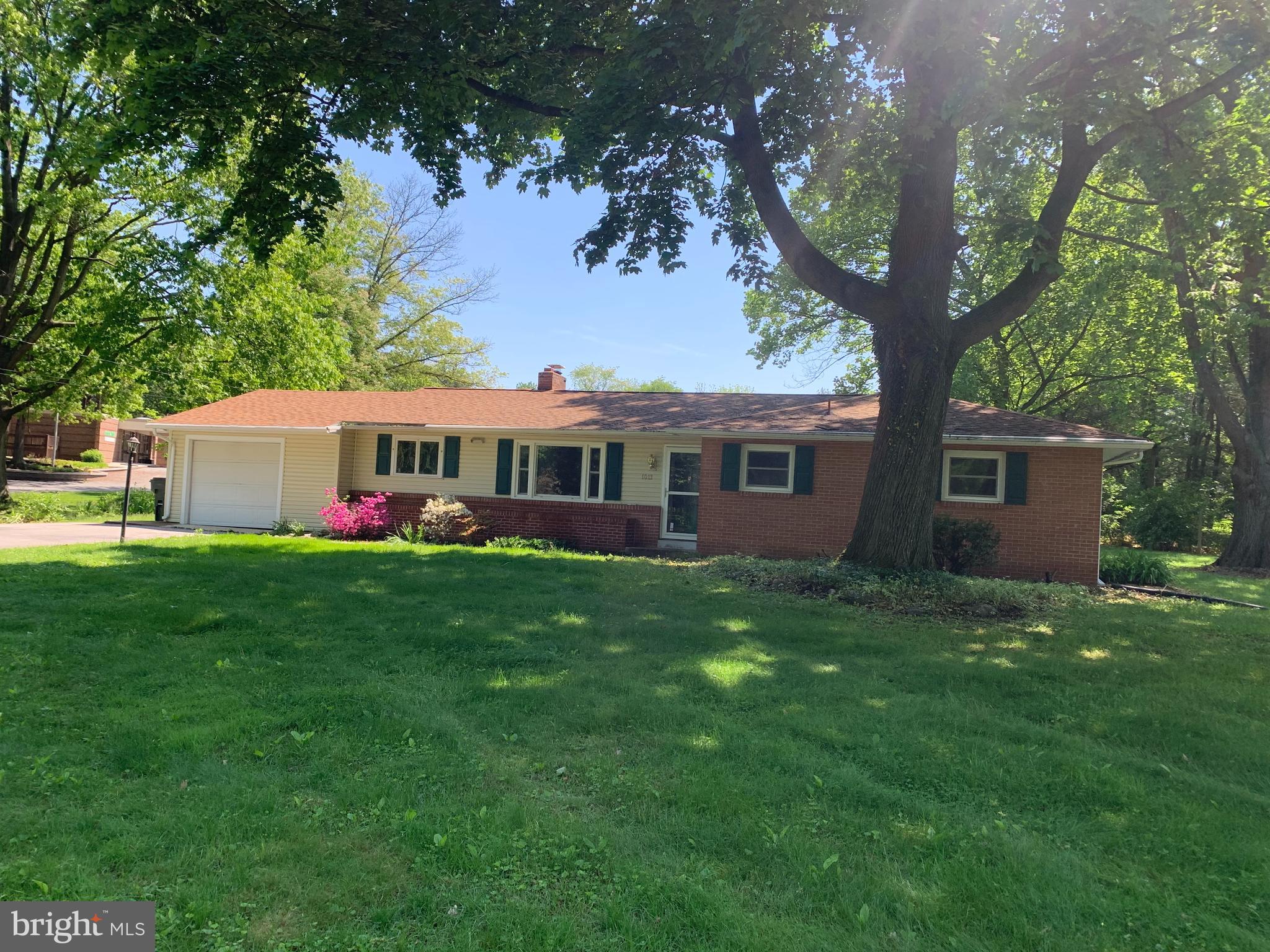 HILLMOUNT - Residential