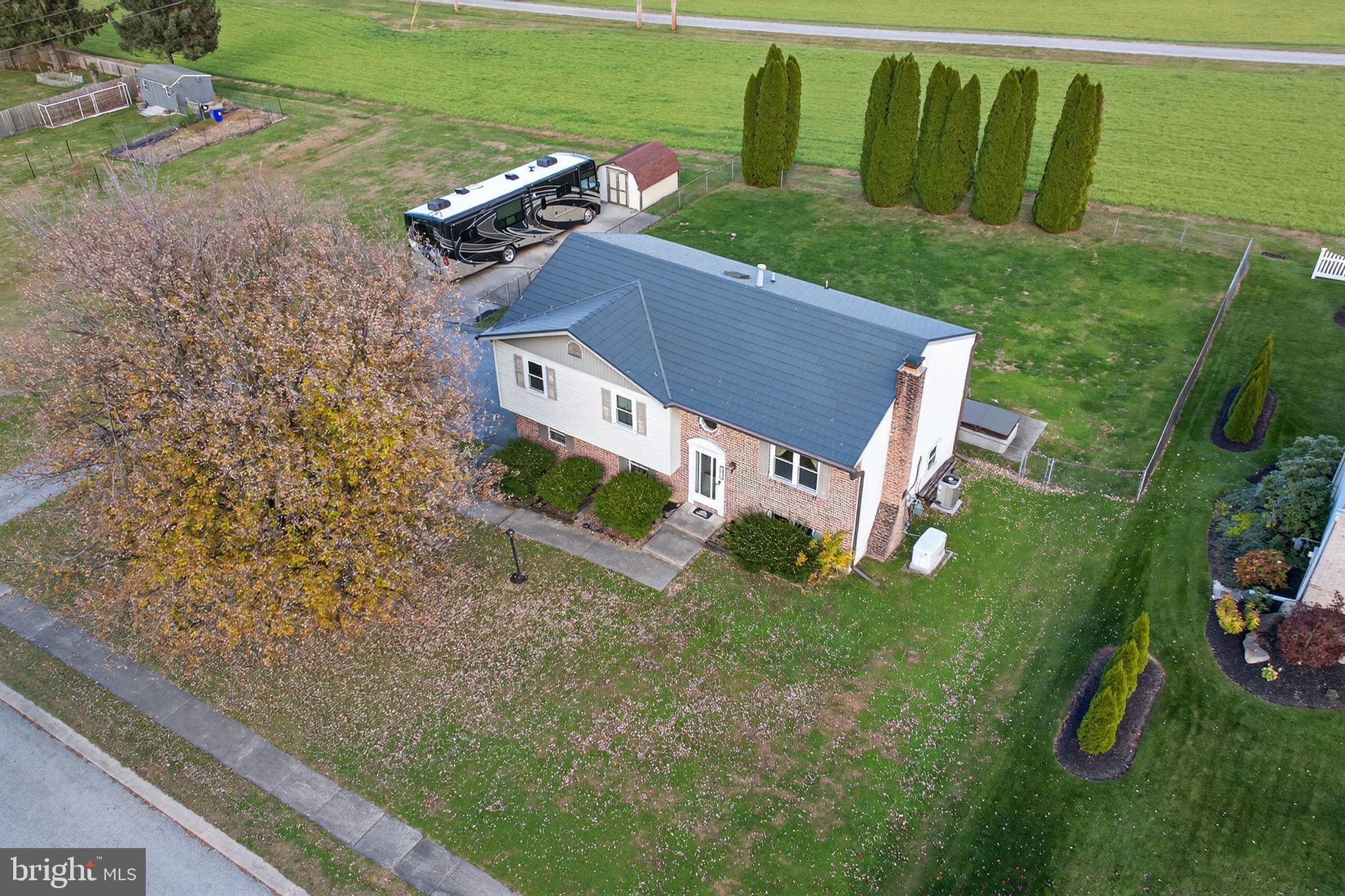 2857 GLEN HOLLOW DRIVE