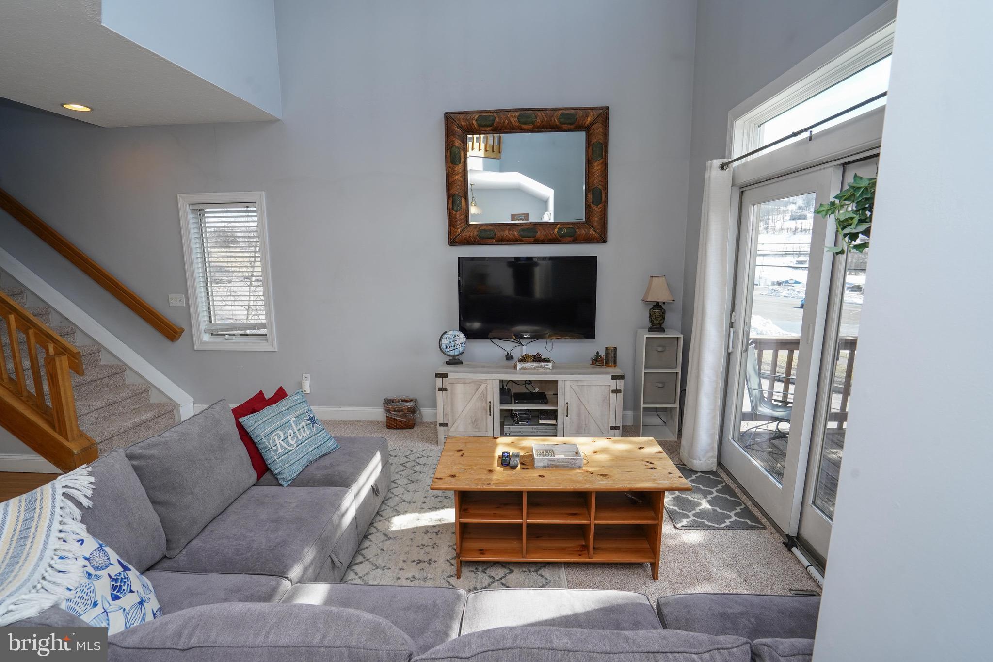 LANDINGS - Residential