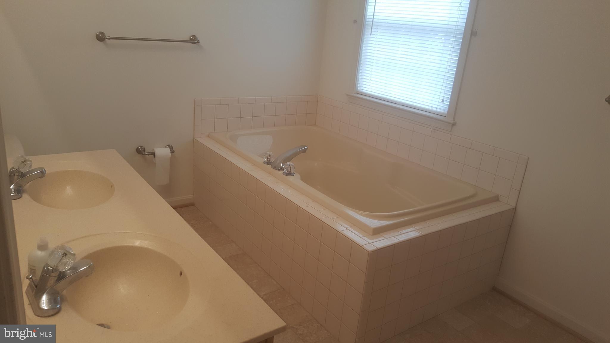 IDA LAVENDER ESTATE - Residential