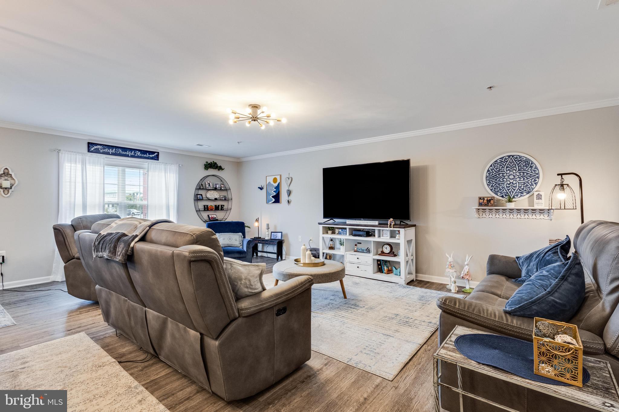 101 CAROLS PLACE 13