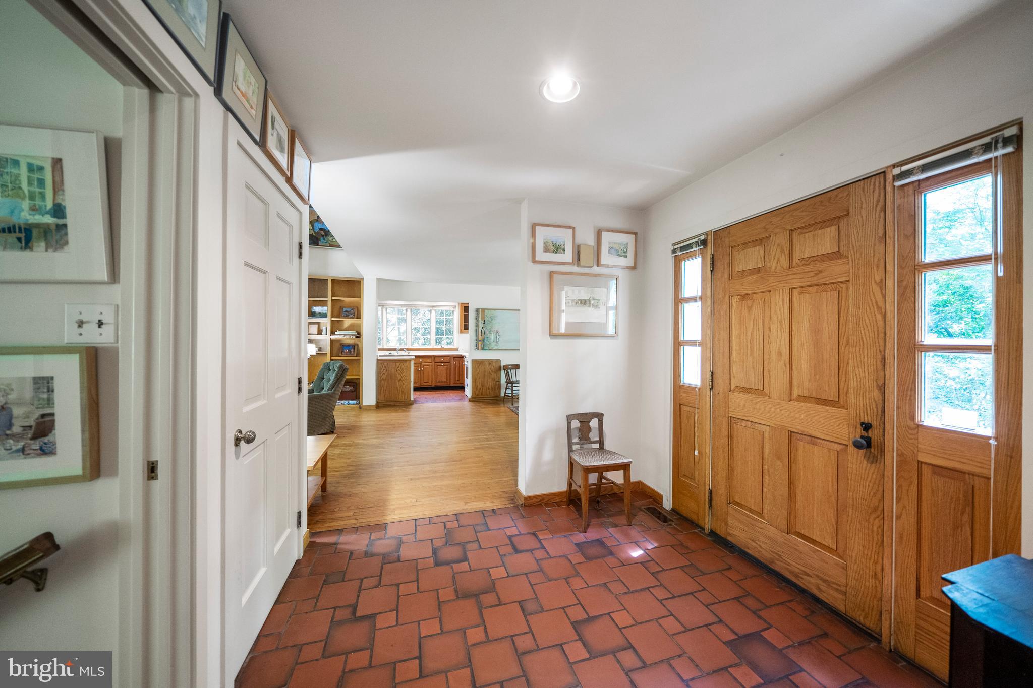 CHESTNUT HILL - Residential