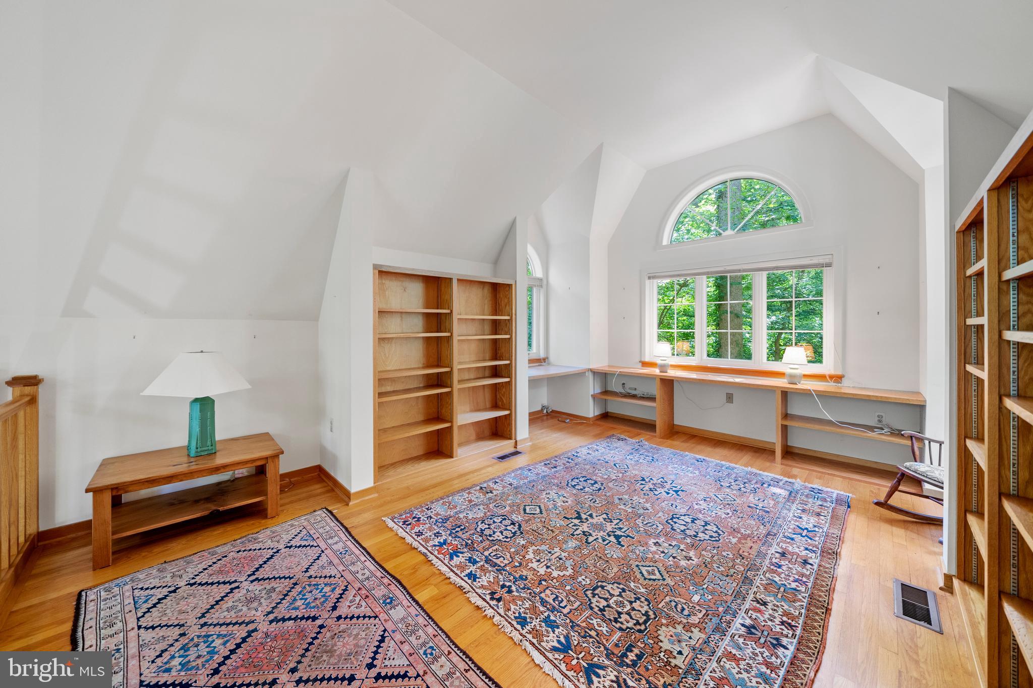 CHESTNUT HILL - Residential