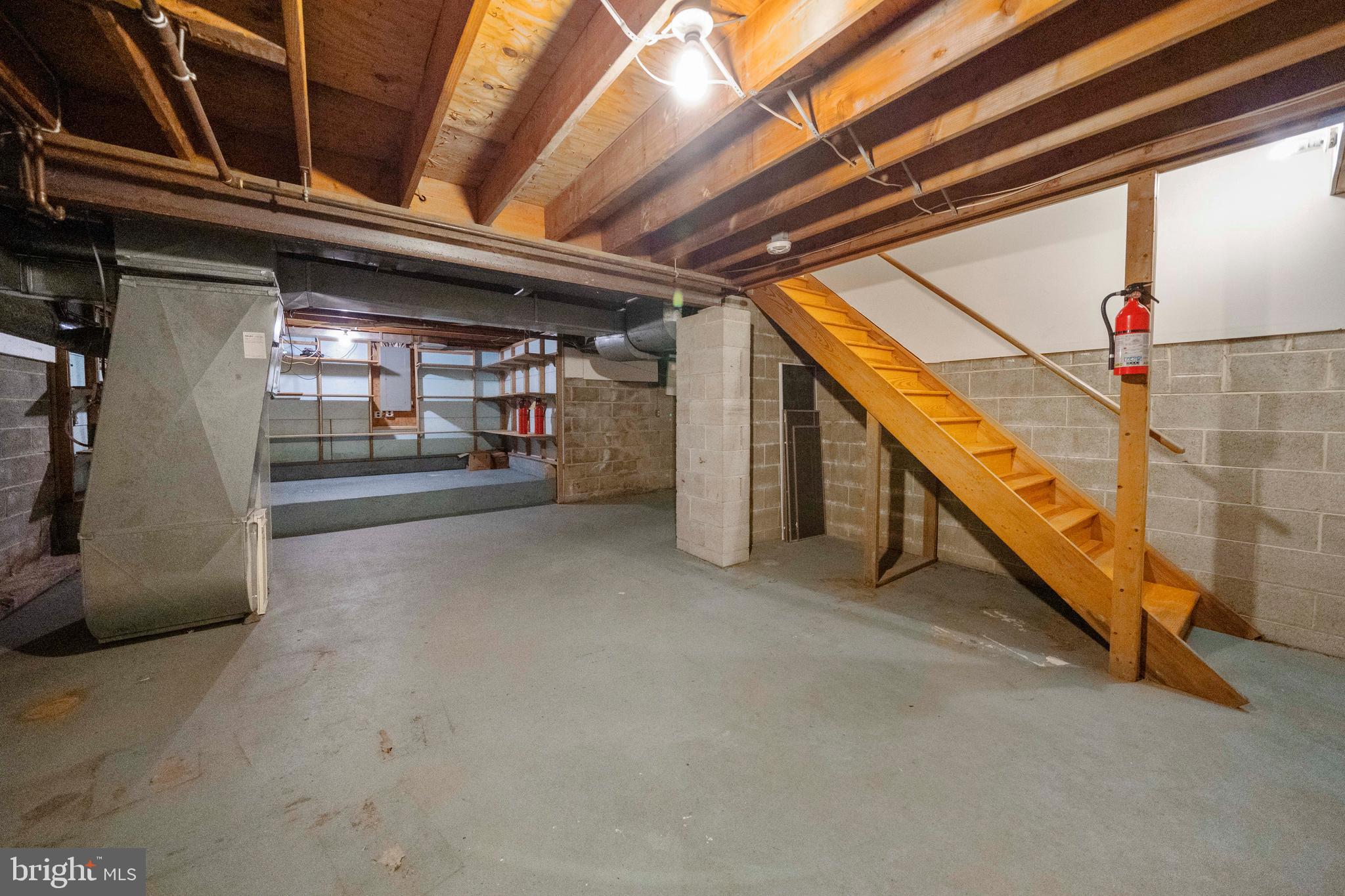 CHESTNUT HILL - Residential