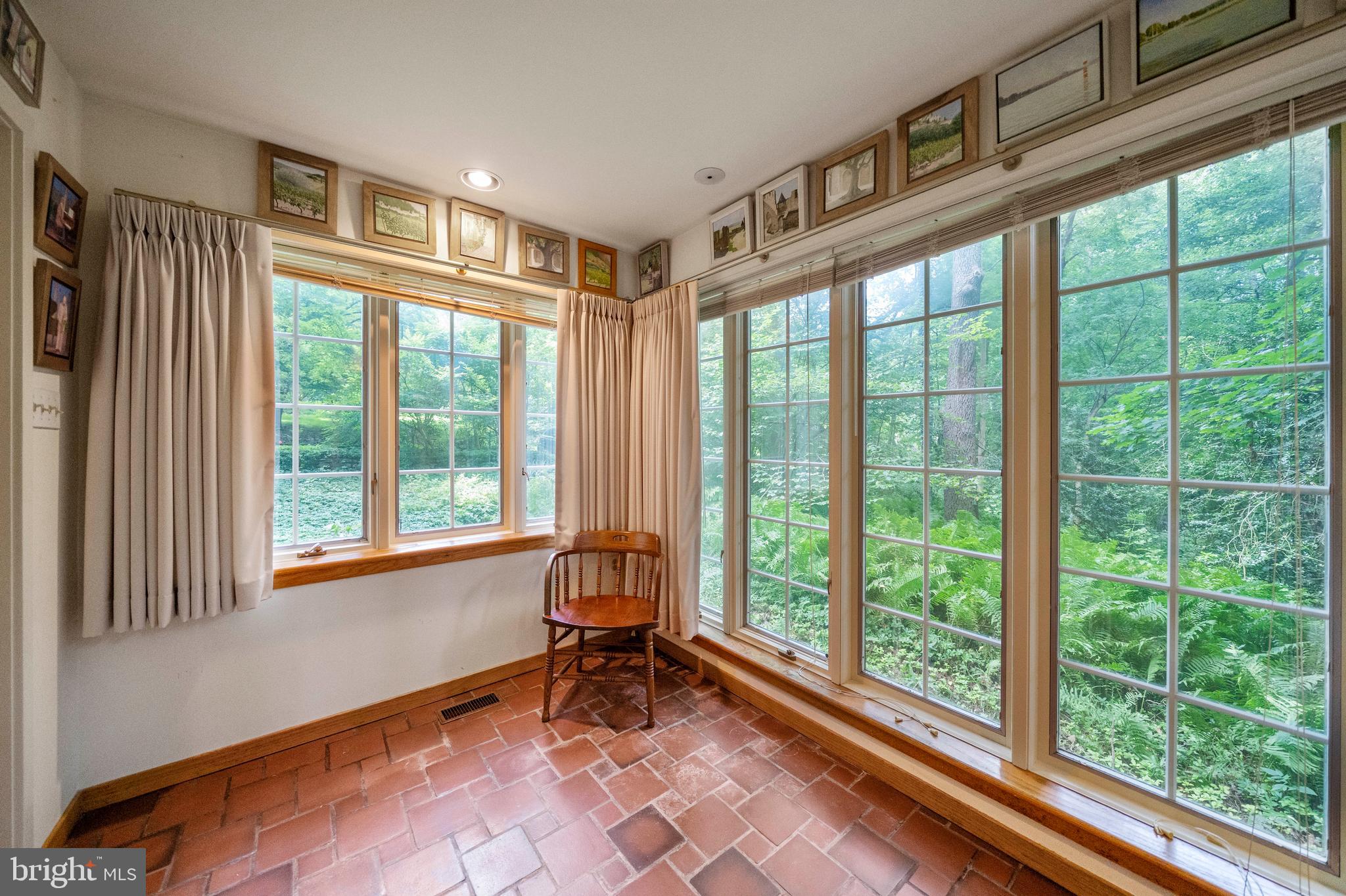 CHESTNUT HILL - Residential