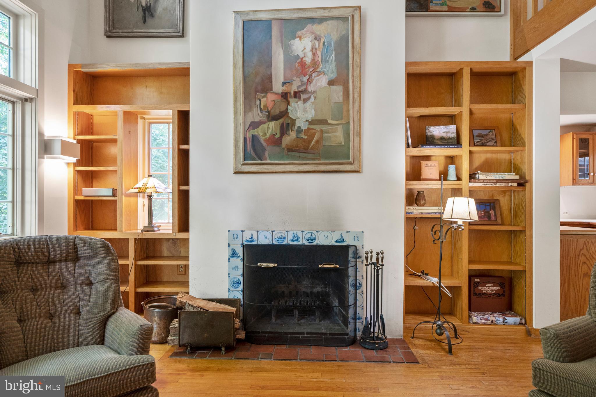 CHESTNUT HILL - Residential