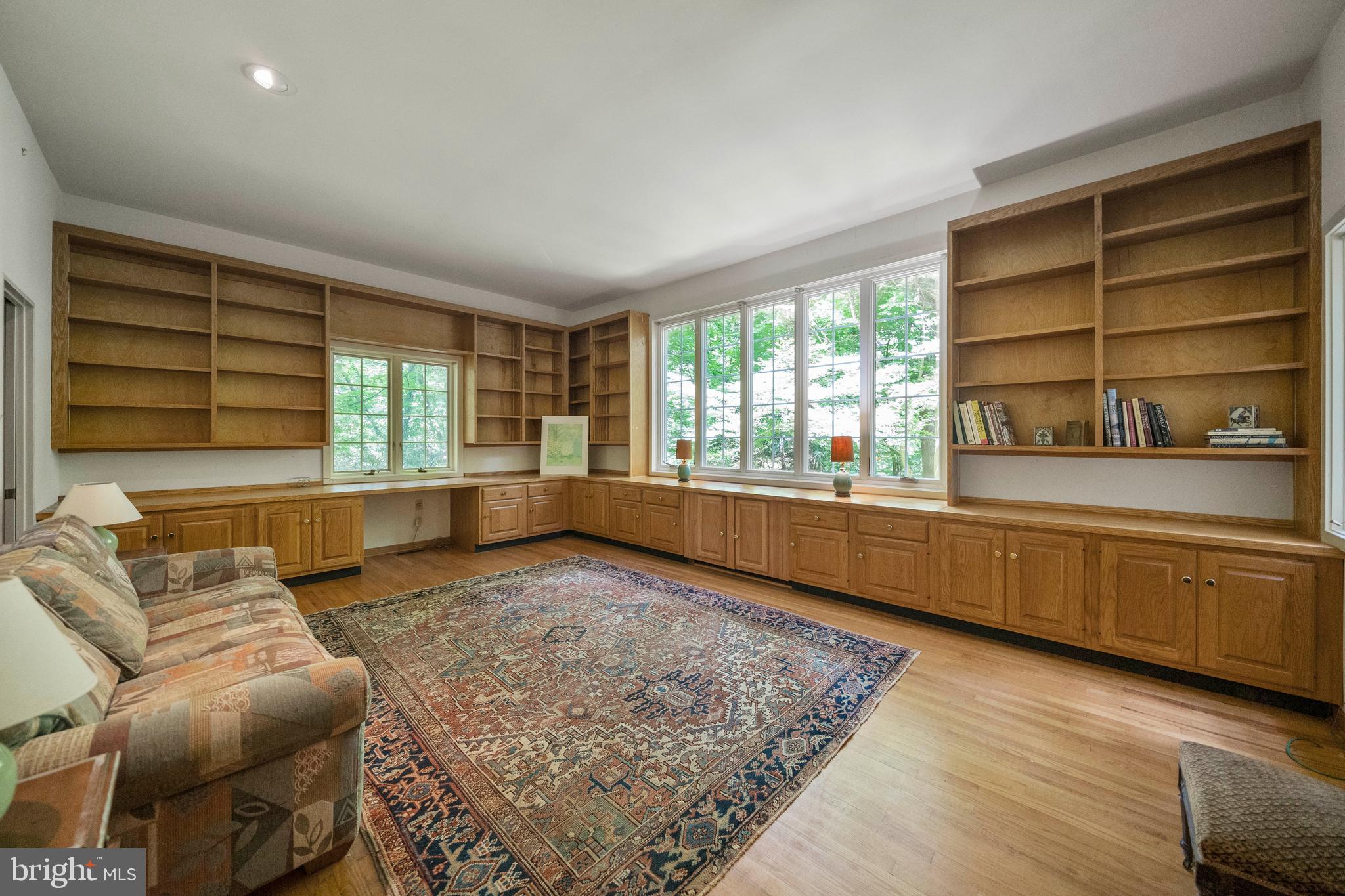 CHESTNUT HILL - Residential