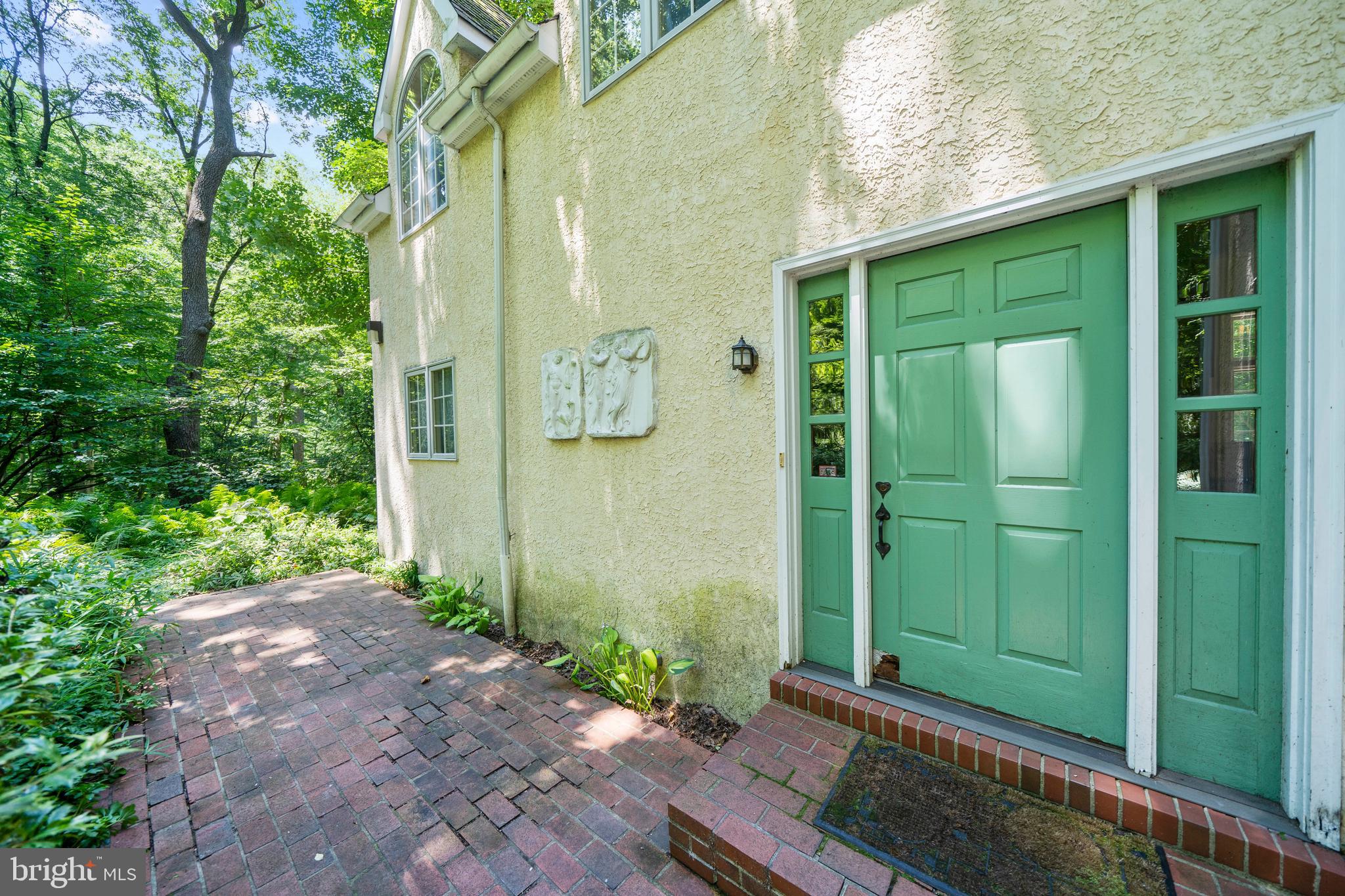 CHESTNUT HILL - Residential