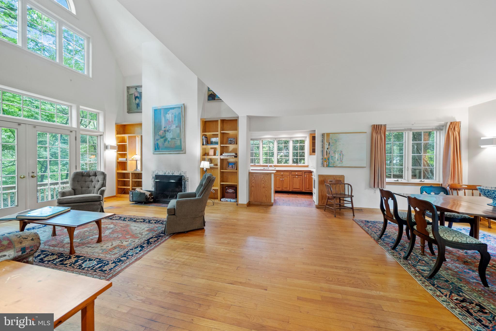 CHESTNUT HILL - Residential