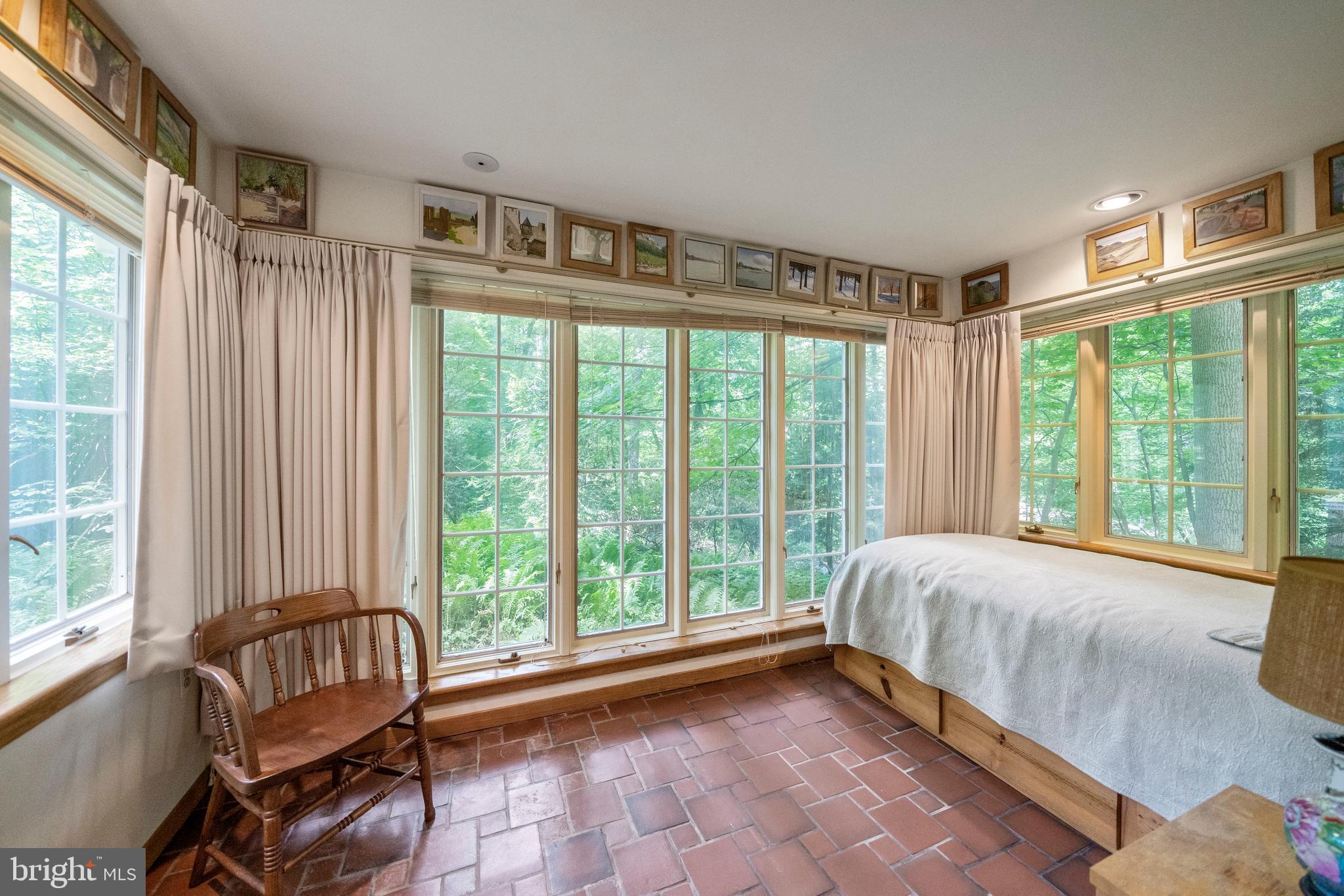 CHESTNUT HILL - Residential