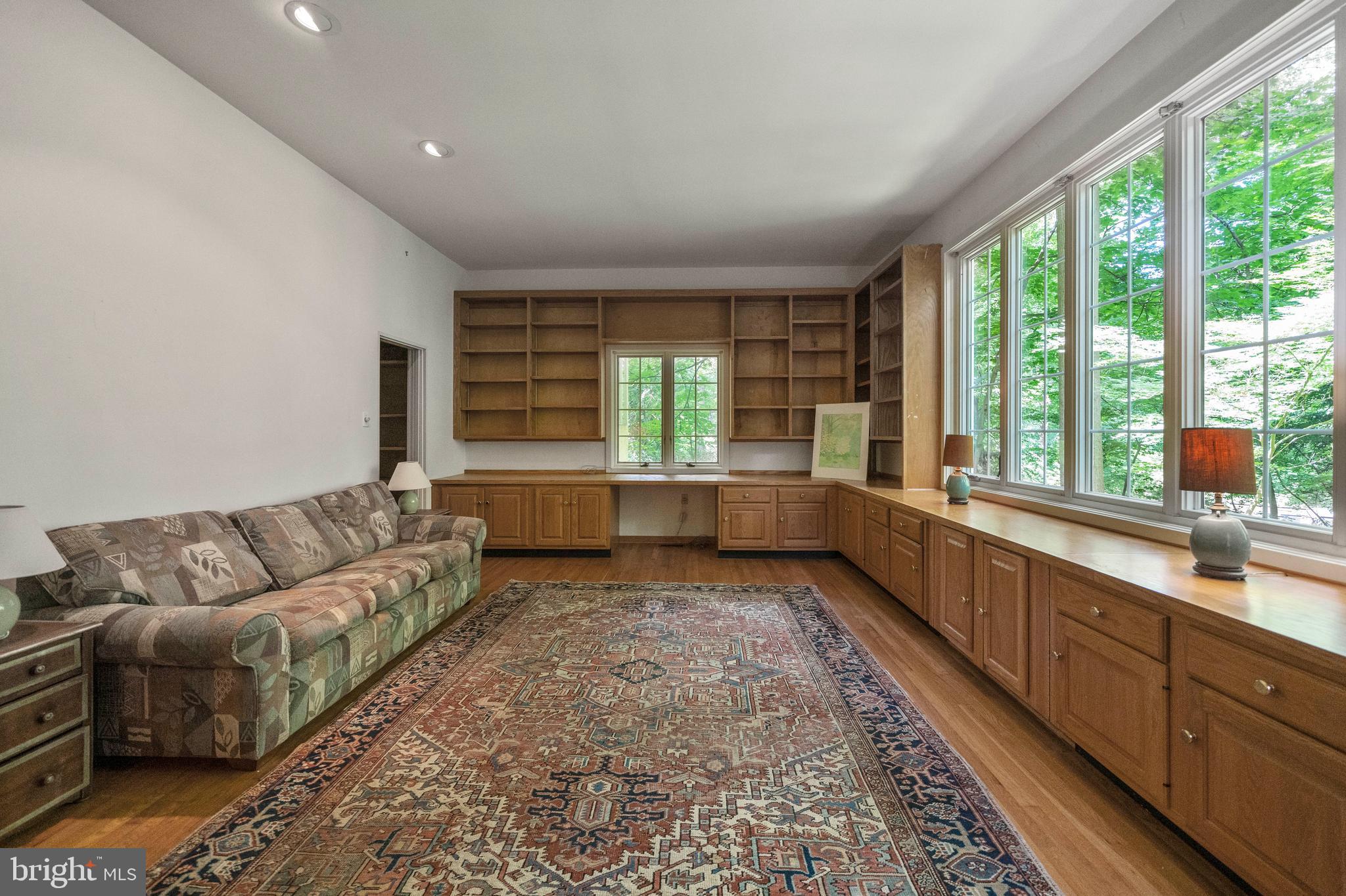CHESTNUT HILL - Residential