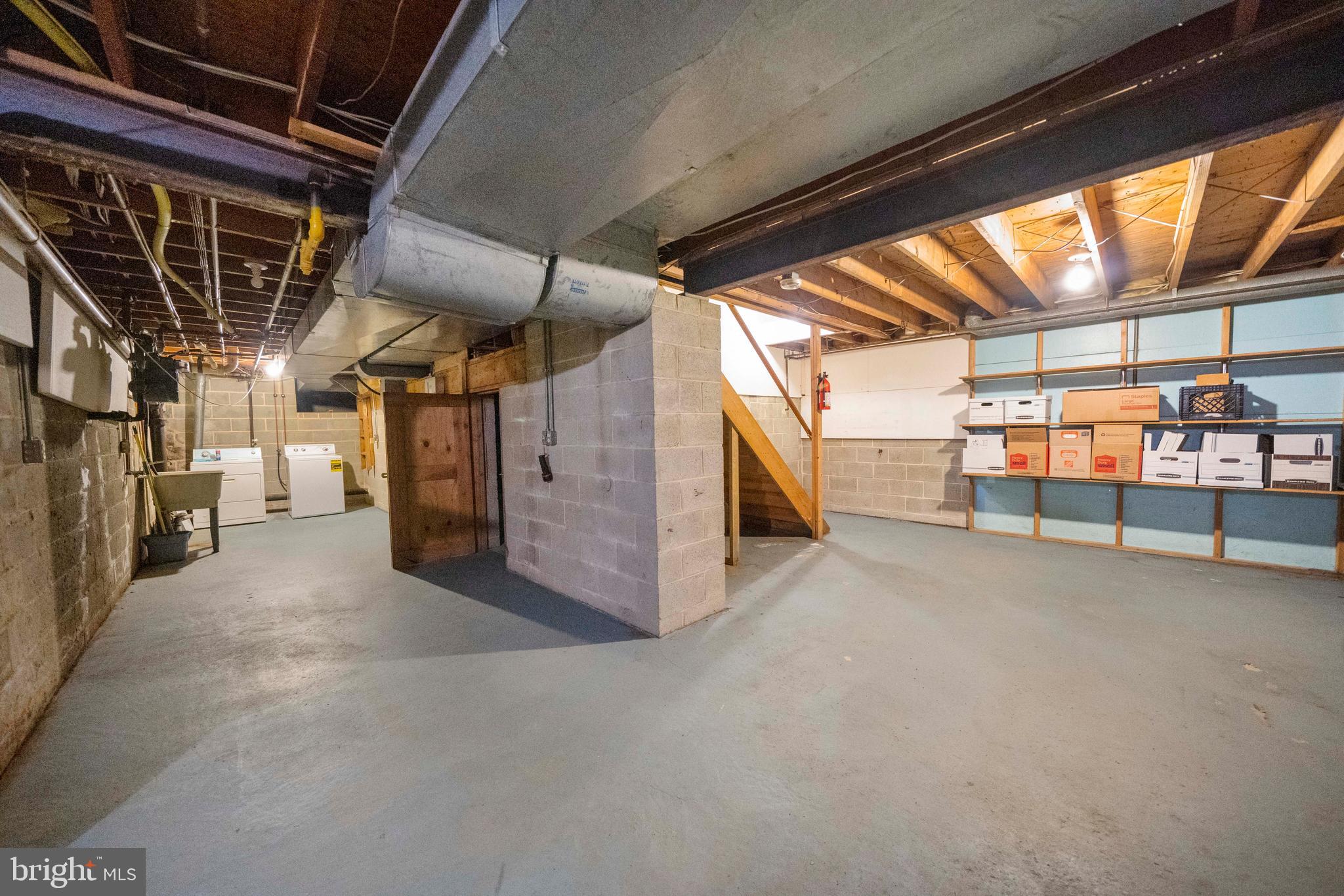 CHESTNUT HILL - Residential