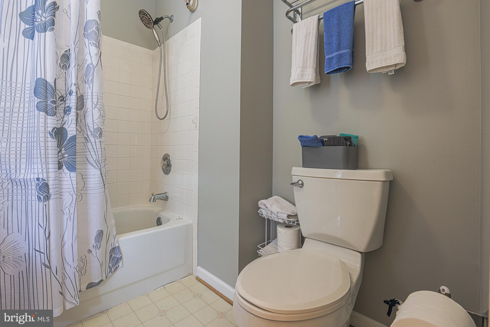 BRITINAY IV - Residential