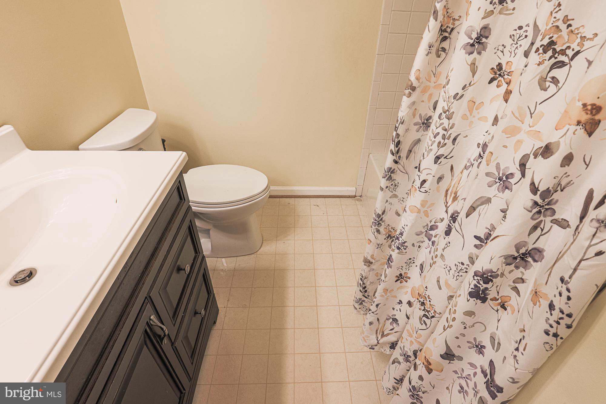 BRITINAY IV - Residential