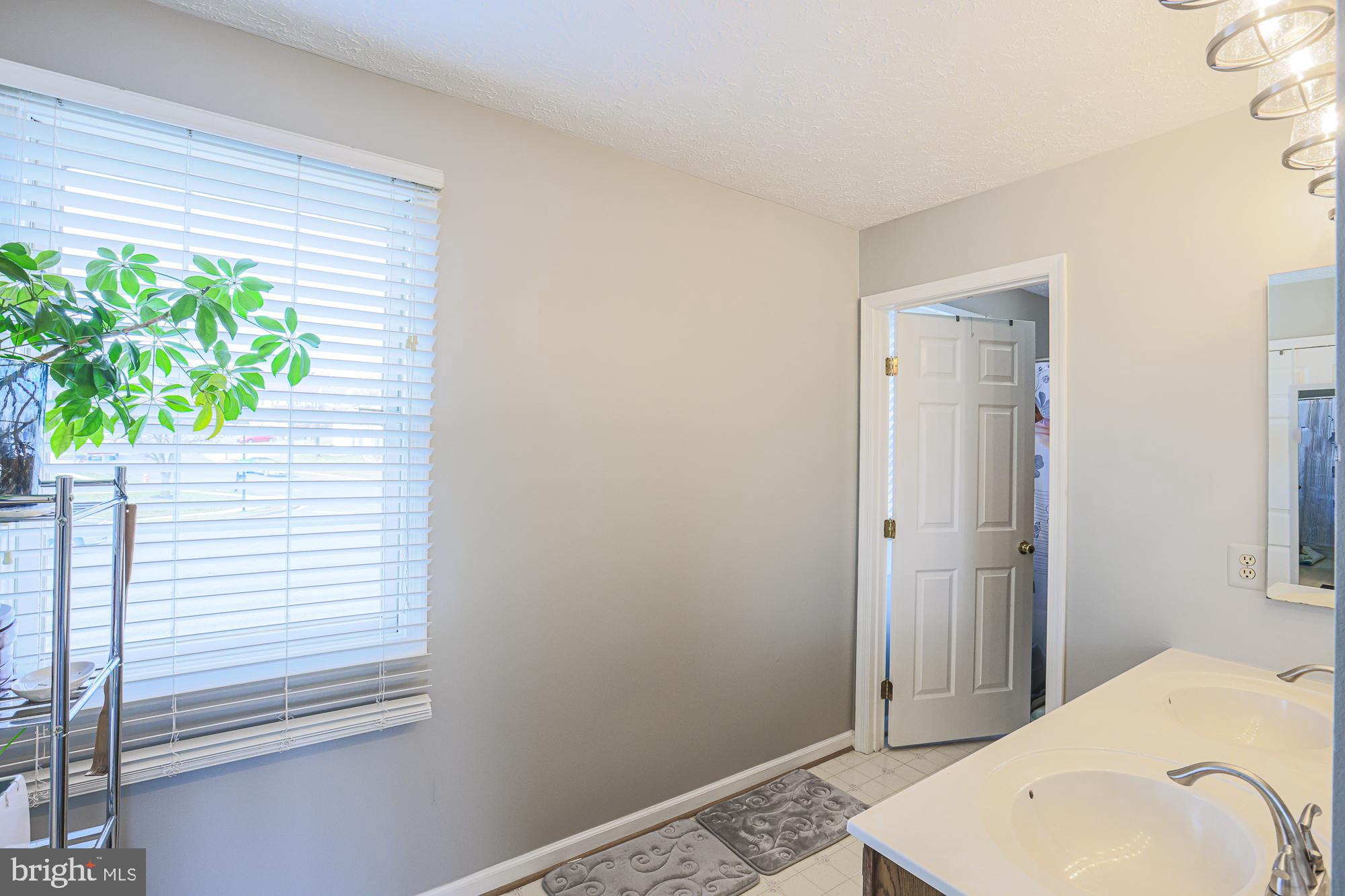 BRITINAY IV - Residential