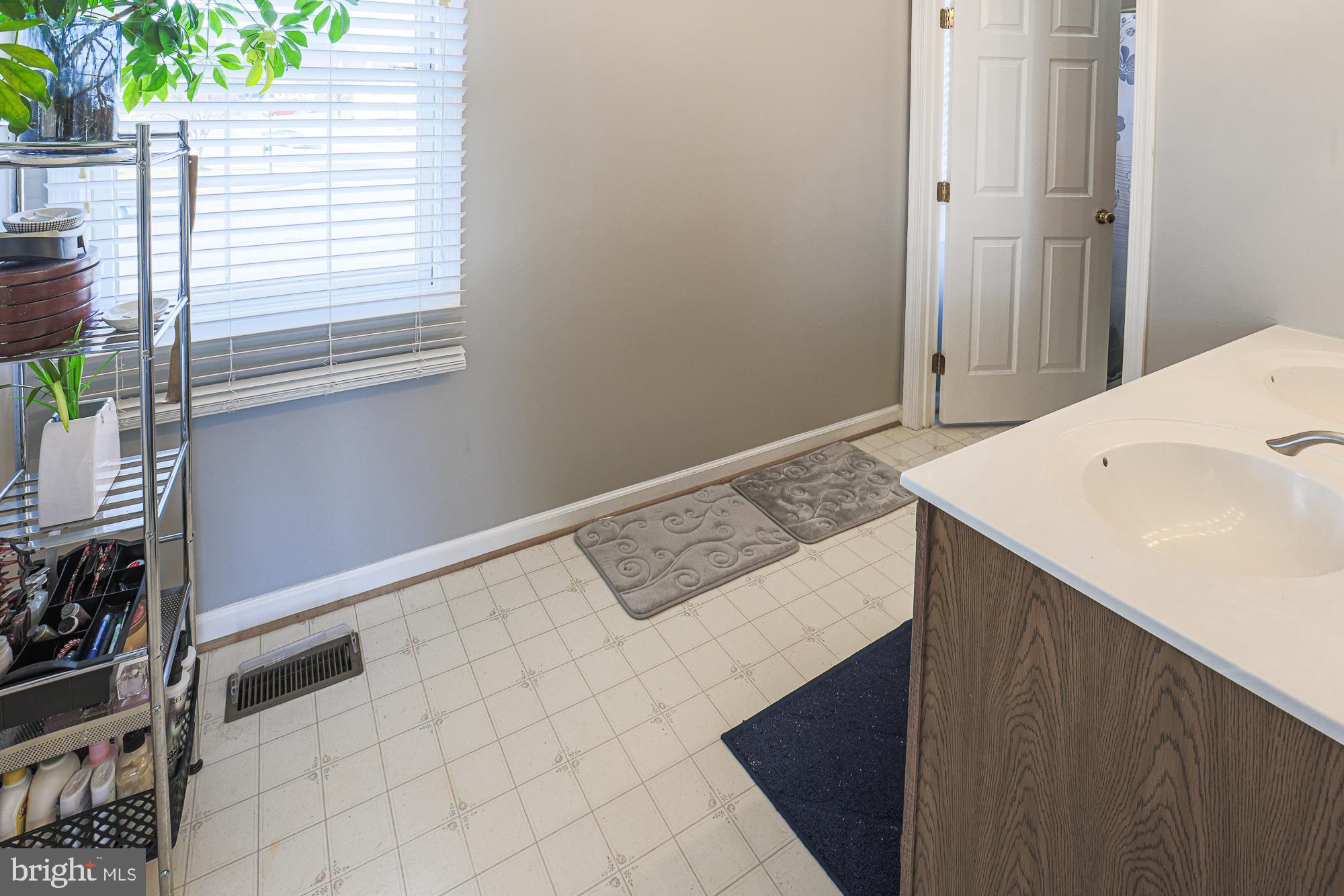 BRITINAY IV - Residential