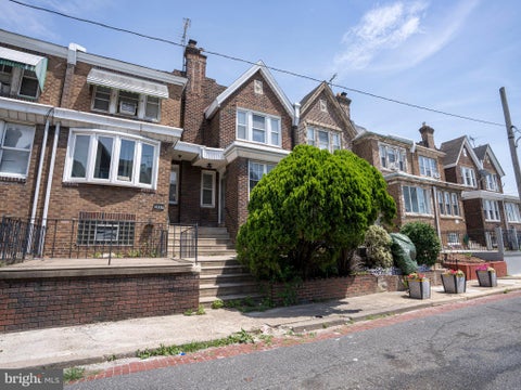 Townhouse For Sale - 3825 Elsinore Street<br/> PHILADELPHIA, PA 19124