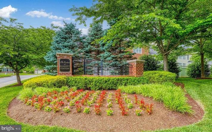 ENCLAVE AT ELLICOTT STATION - Residential