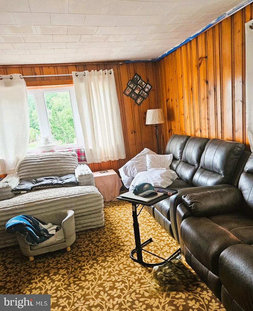 1108 ALMOND ROAD
