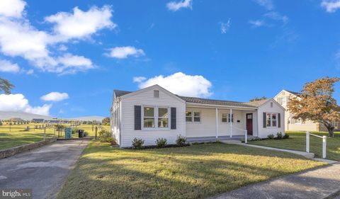 26 YOUNG AVENUE BOONSBORO MD 21713