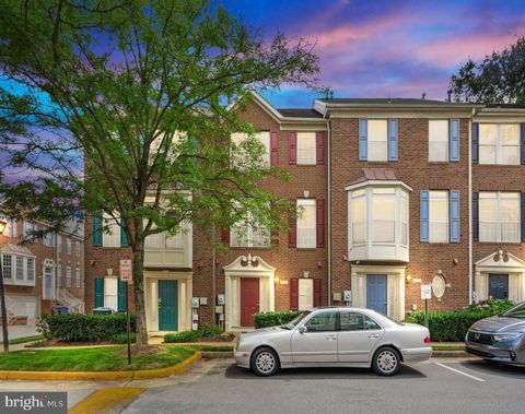 2706 MANHATTAN PLACE VIENNA VA 22180