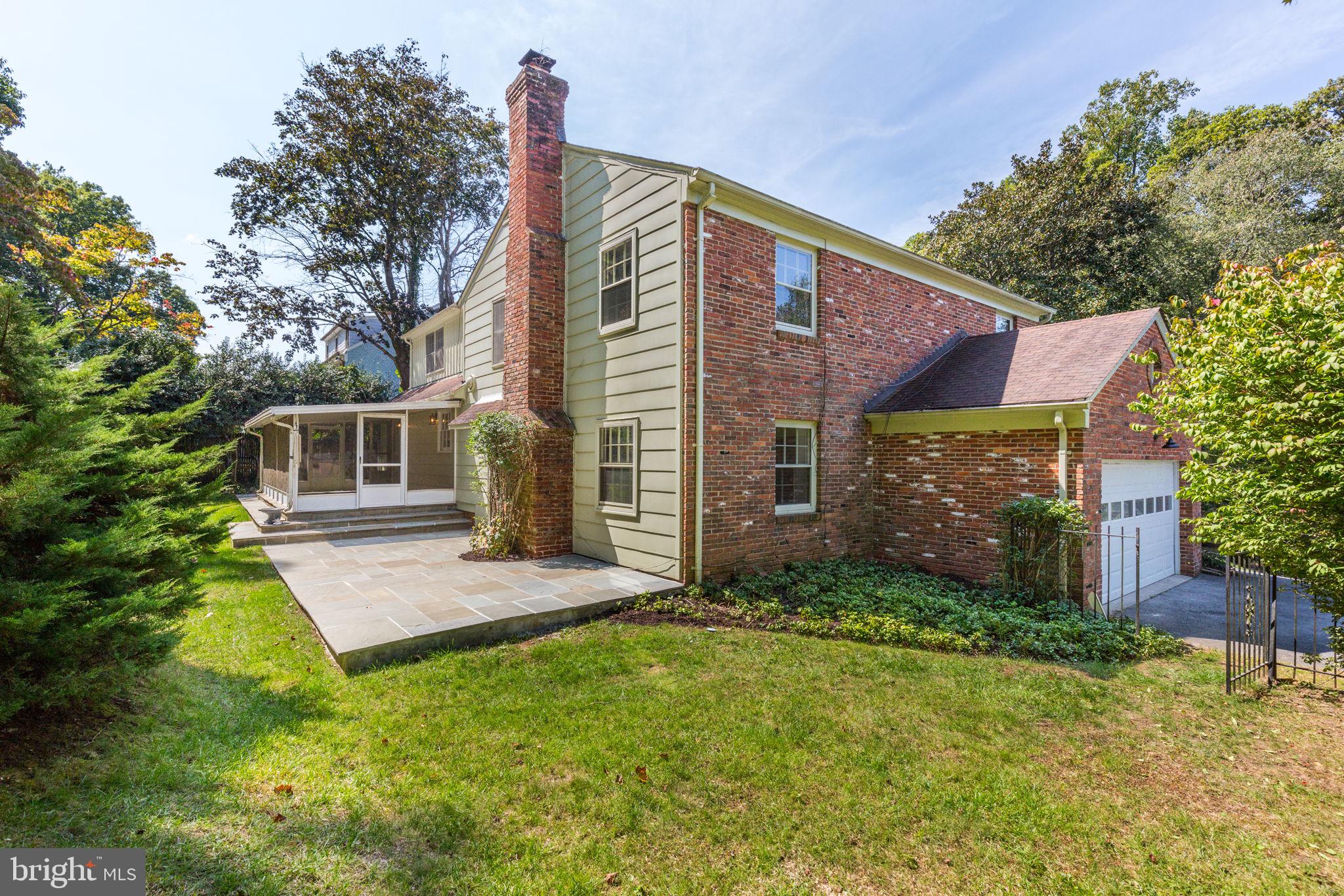 BANNOCKBURN ESTATES - Residential