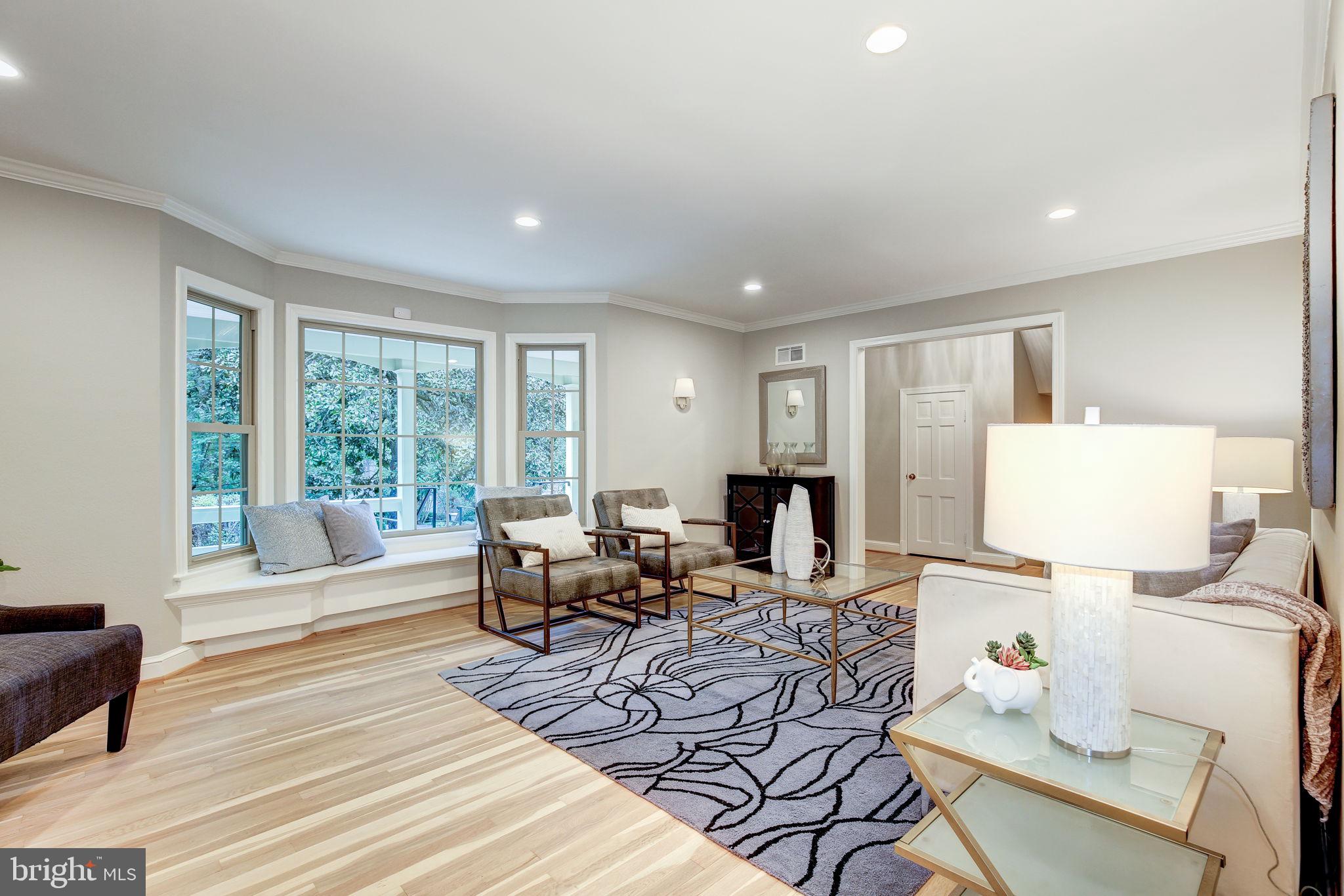 BANNOCKBURN ESTATES - Residential