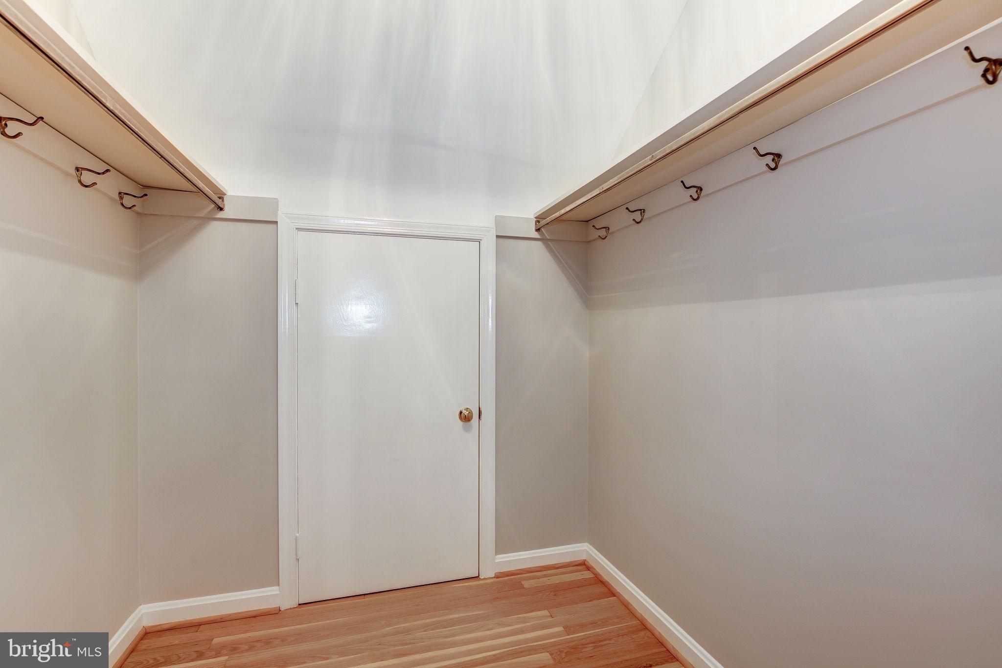 BANNOCKBURN ESTATES - Residential