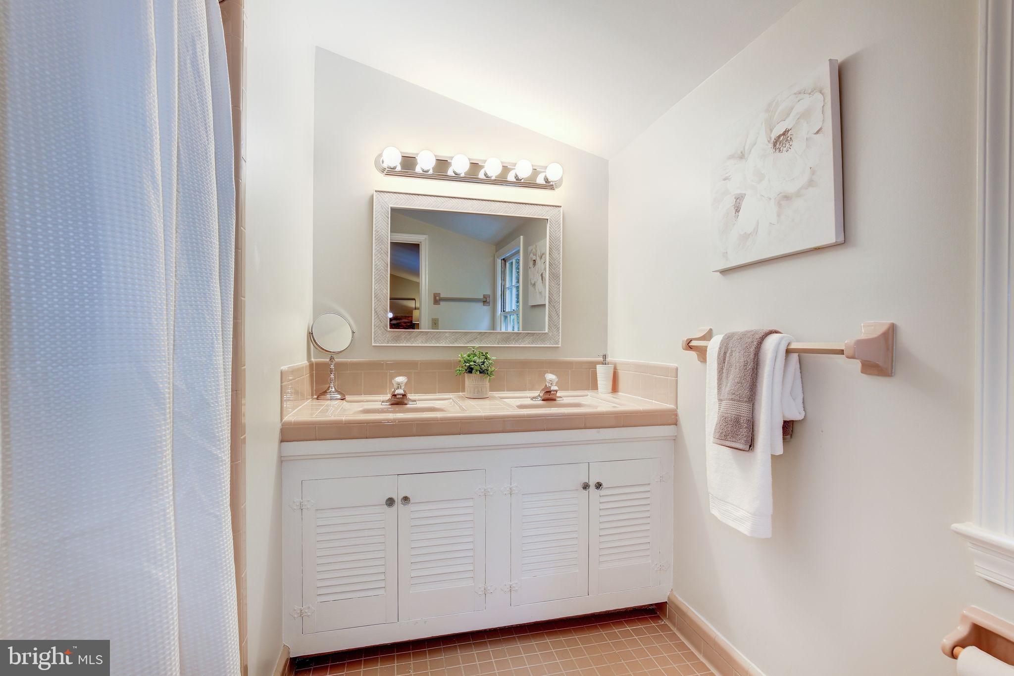 BANNOCKBURN ESTATES - Residential