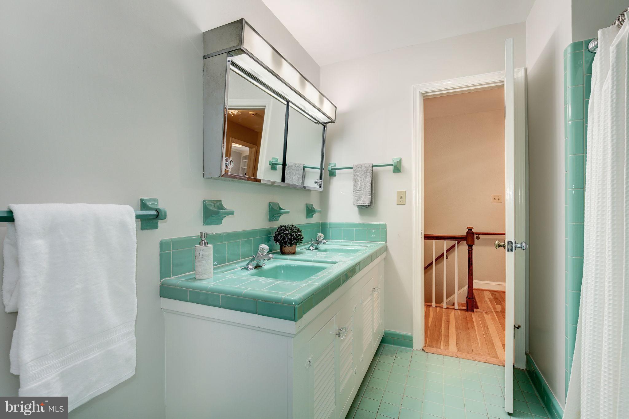 BANNOCKBURN ESTATES - Residential