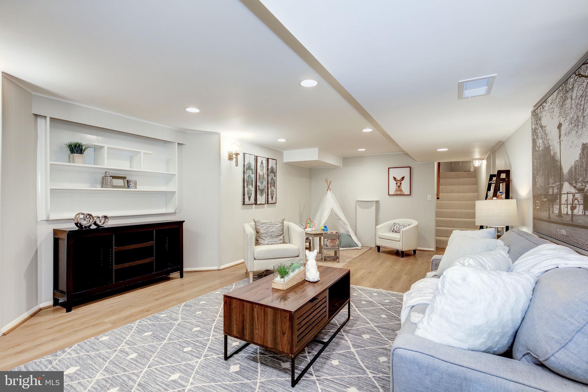 BANNOCKBURN ESTATES - Residential