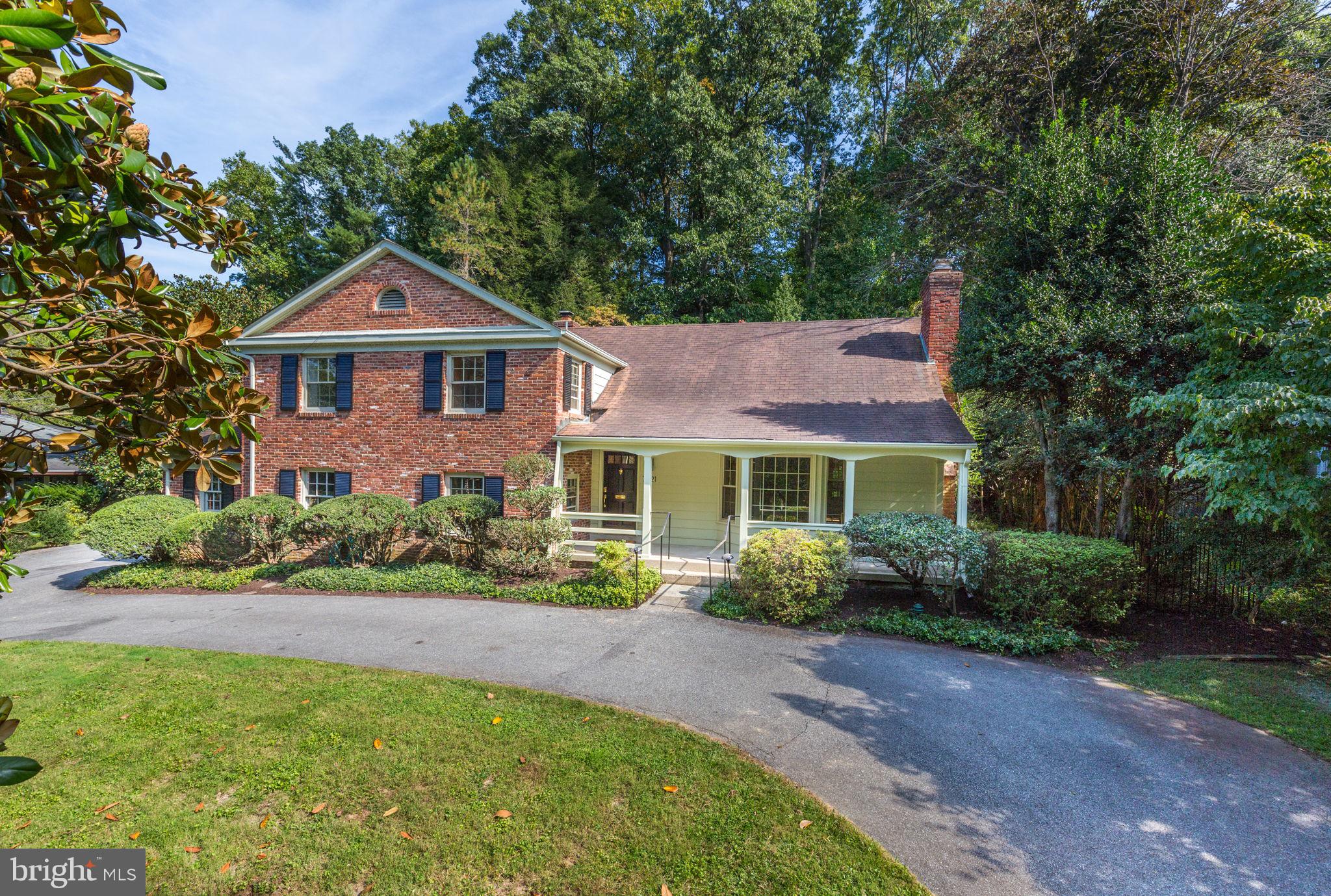 BANNOCKBURN ESTATES - Residential