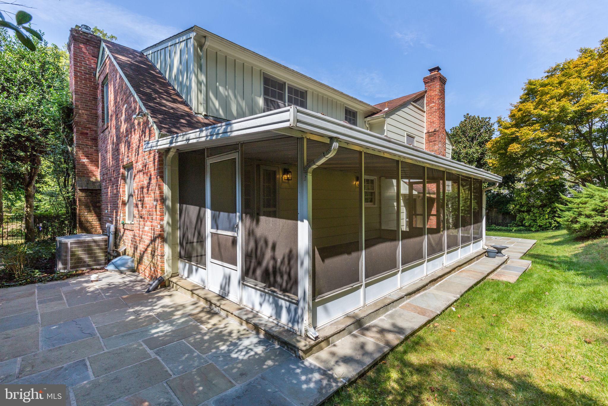 BANNOCKBURN ESTATES - Residential