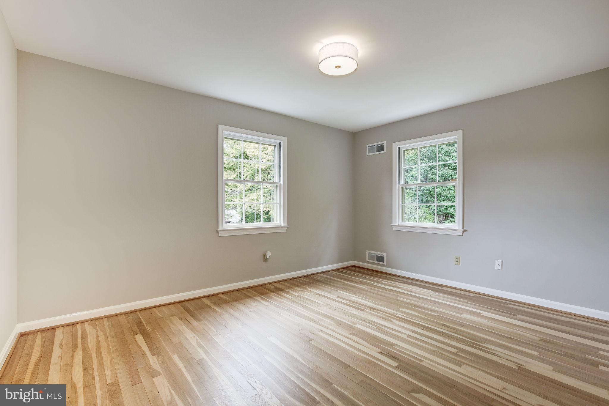 BANNOCKBURN ESTATES - Residential