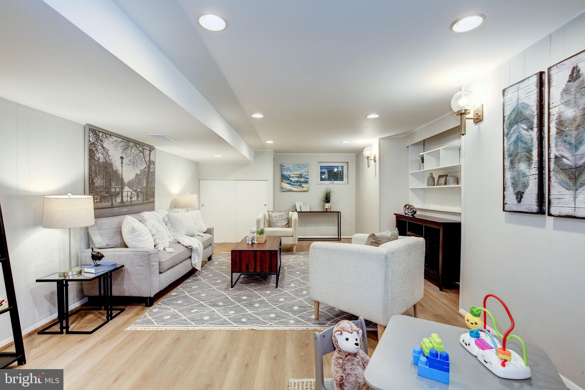 BANNOCKBURN ESTATES - Residential