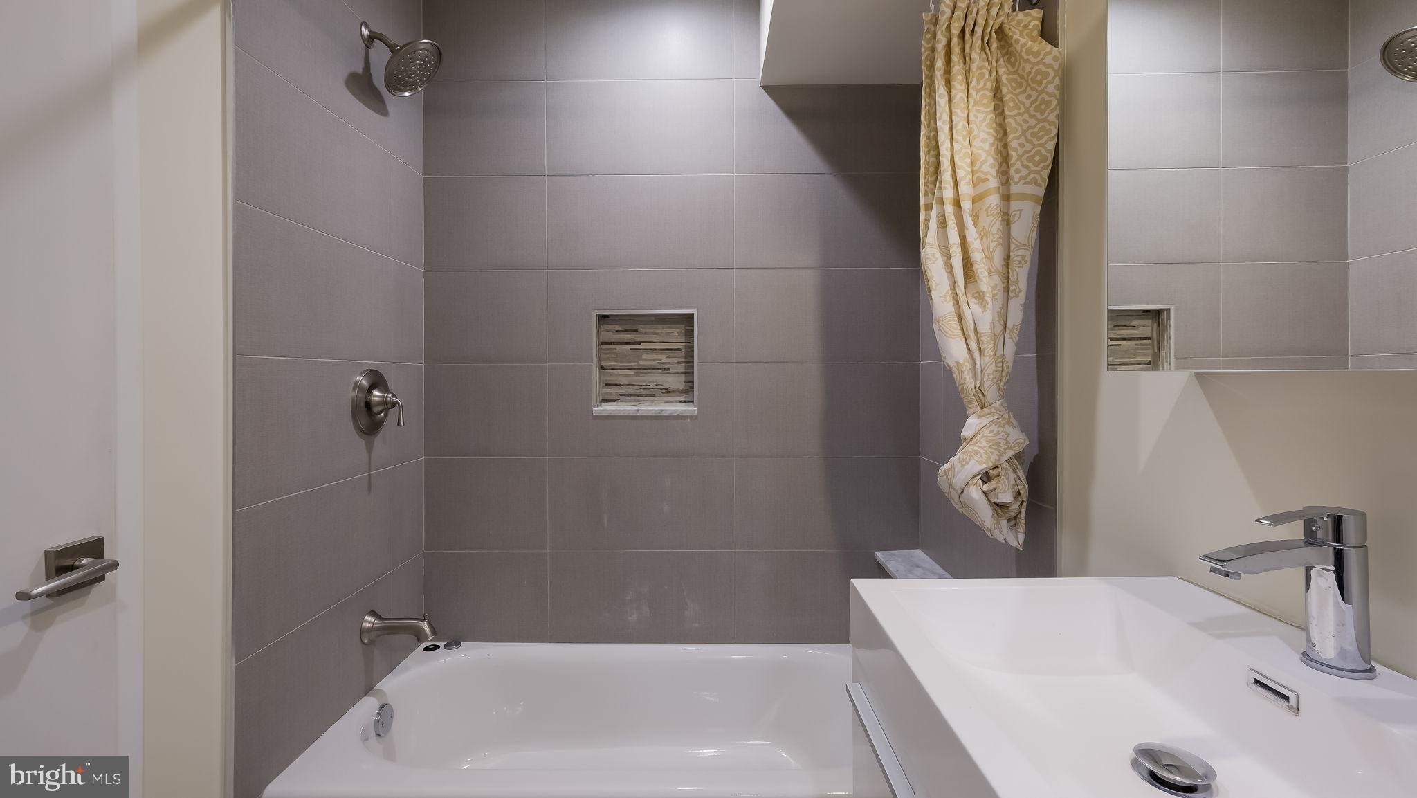 POINT BREEZE - Residential Lease