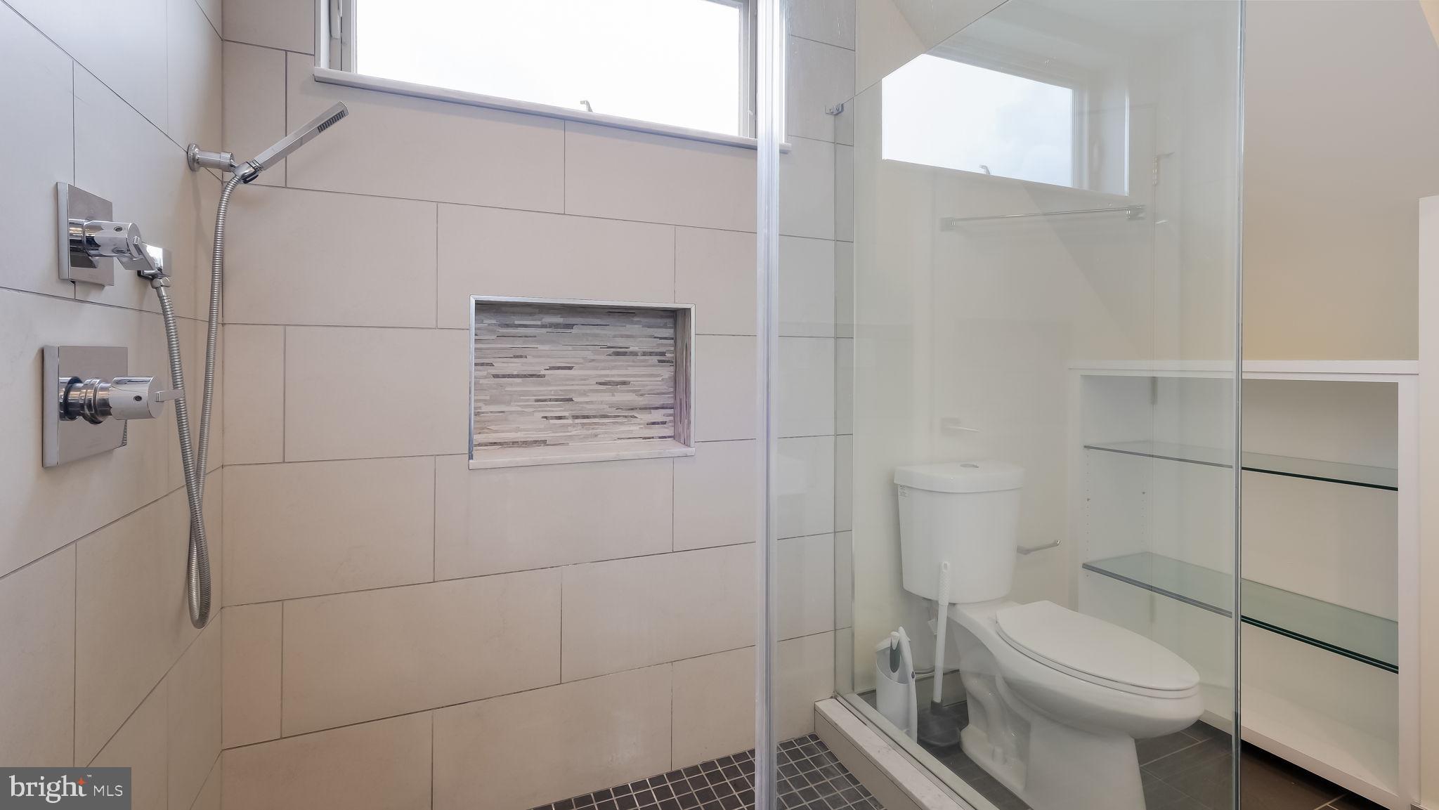 POINT BREEZE - Residential Lease