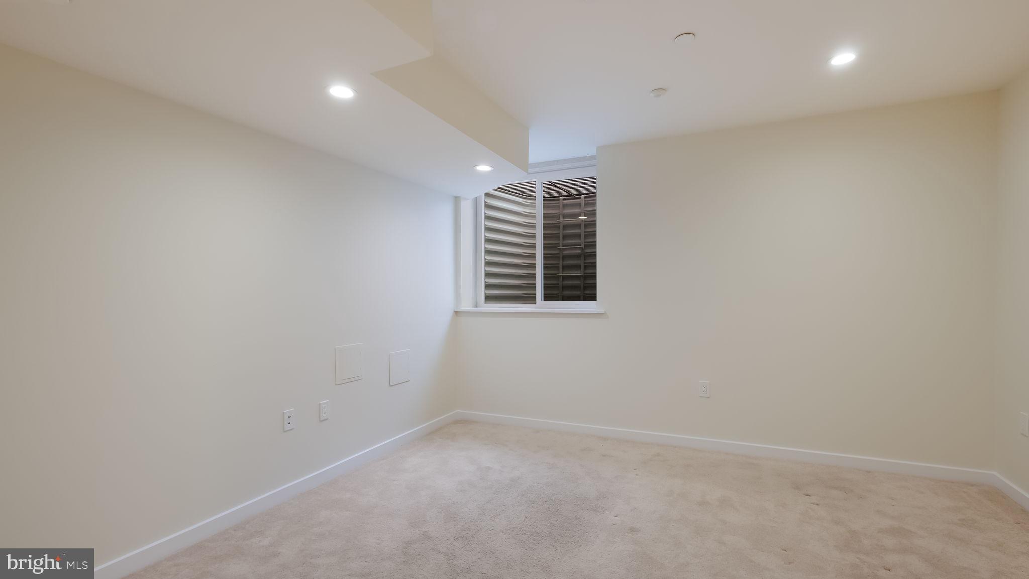 POINT BREEZE - Residential Lease