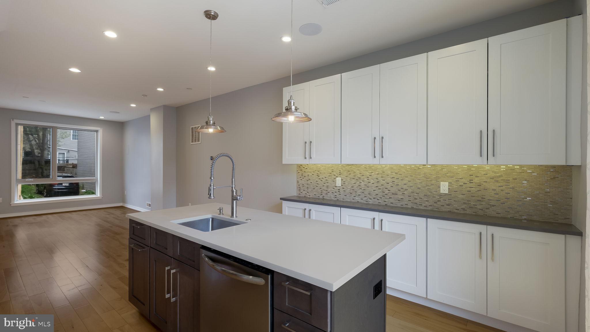 POINT BREEZE - Residential Lease