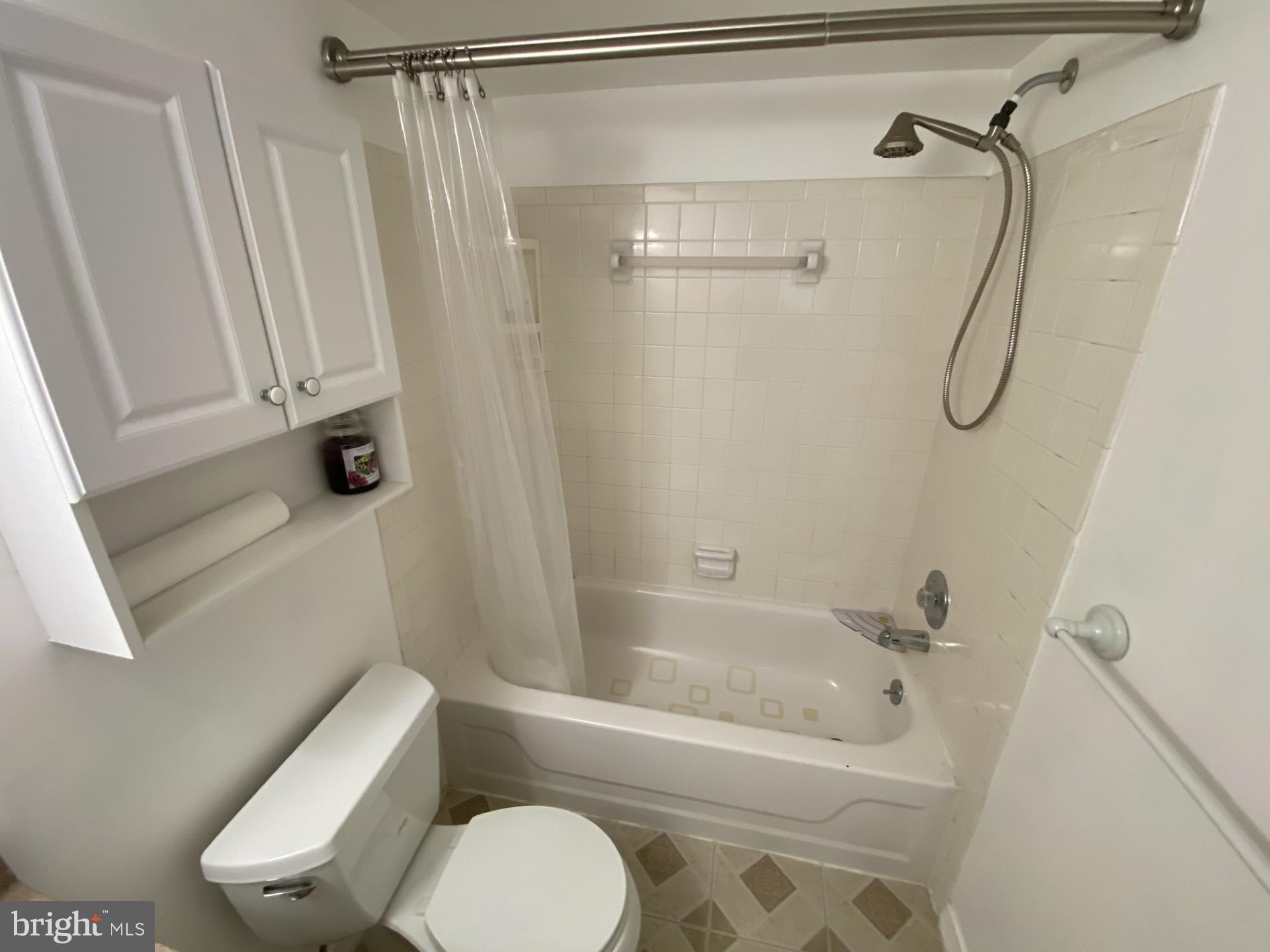 PAINTERS CROSSING - Residential Lease