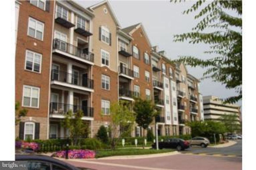 ***  2BR & 2Bath condo at THE FITZ with balcony overlooking the pool, 2 assigned parking spots, open floor plan & washer & dryer in unit, large walk-in closets in both bedroom  Walking distance to METRO and Rockville Town Center.*** Pets allowed case by case with $30 additional rent and $500 sec dep. ** We have an in-house Maint Dept for QUICK repair response/ 24 hrs emergency.  * AGENTS read the Agent Private remarks please !!!